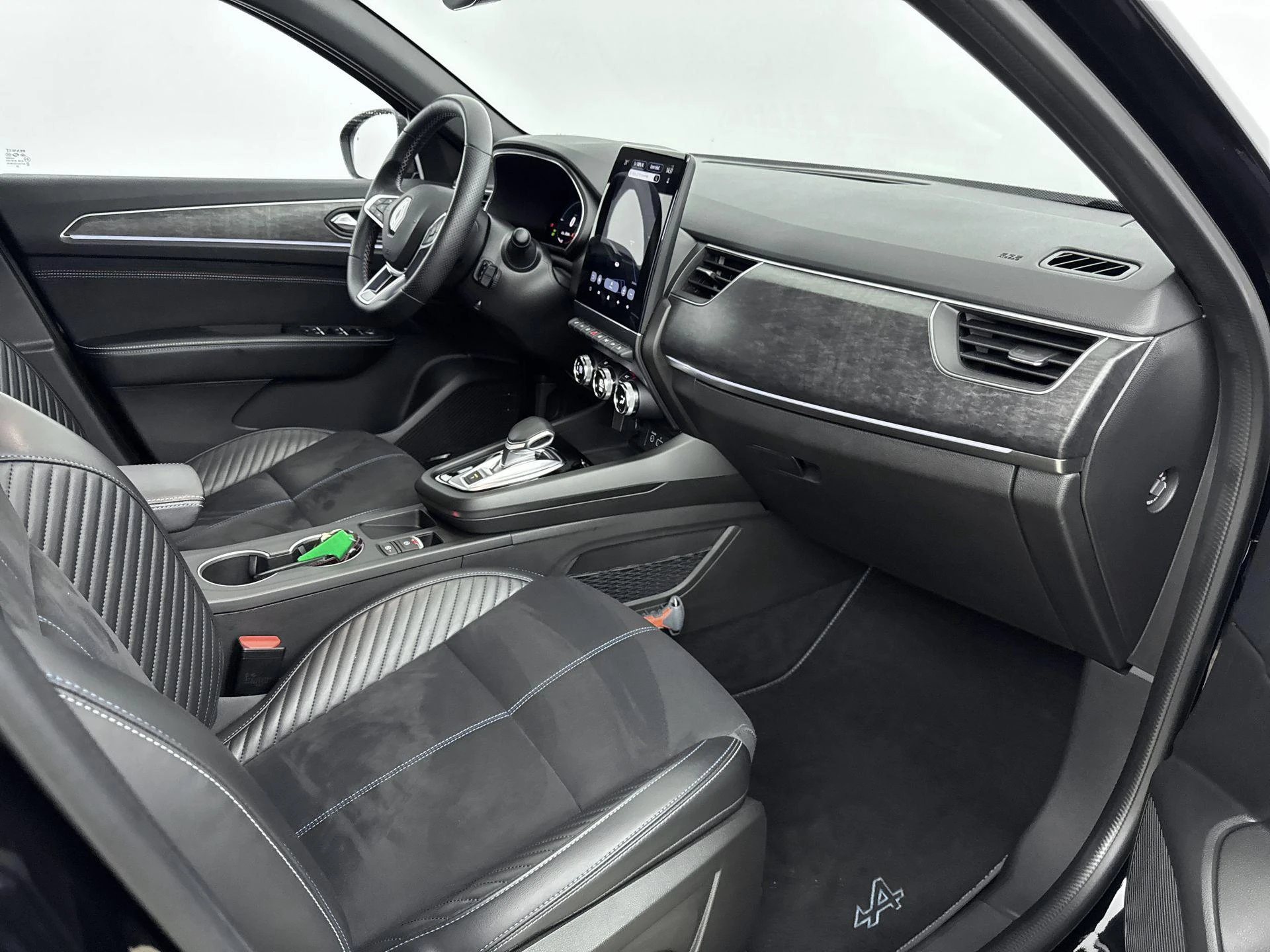 Renault-Arkana-image-28