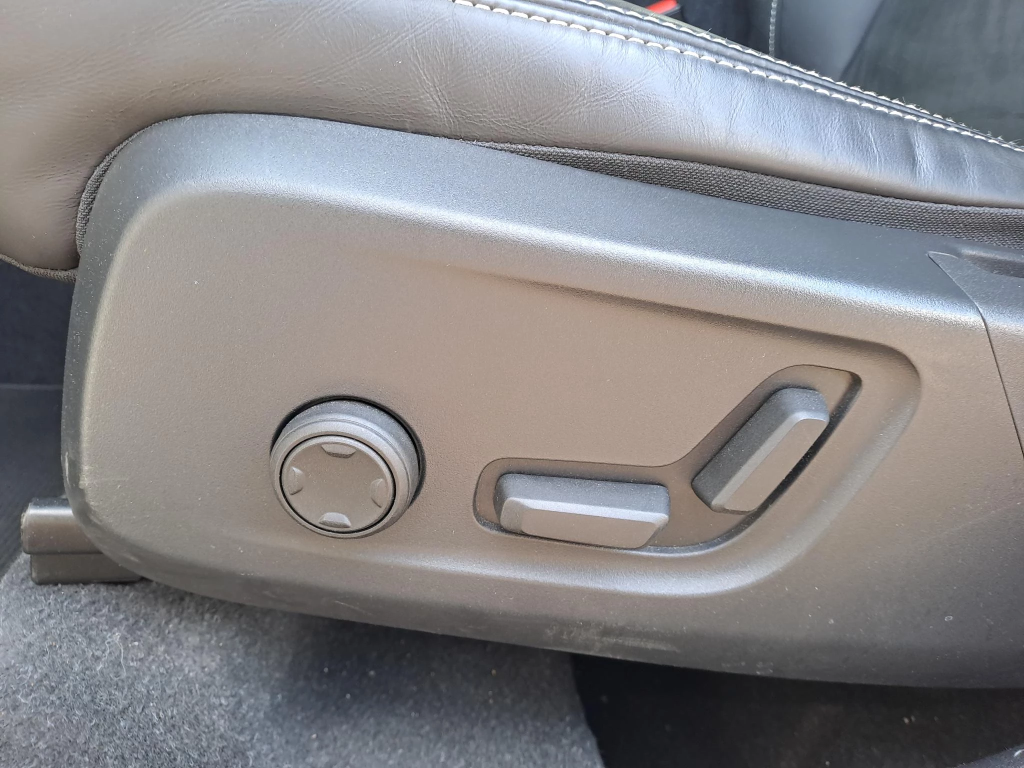 Volvo XC40 1.5 T5 Recharge R-Design