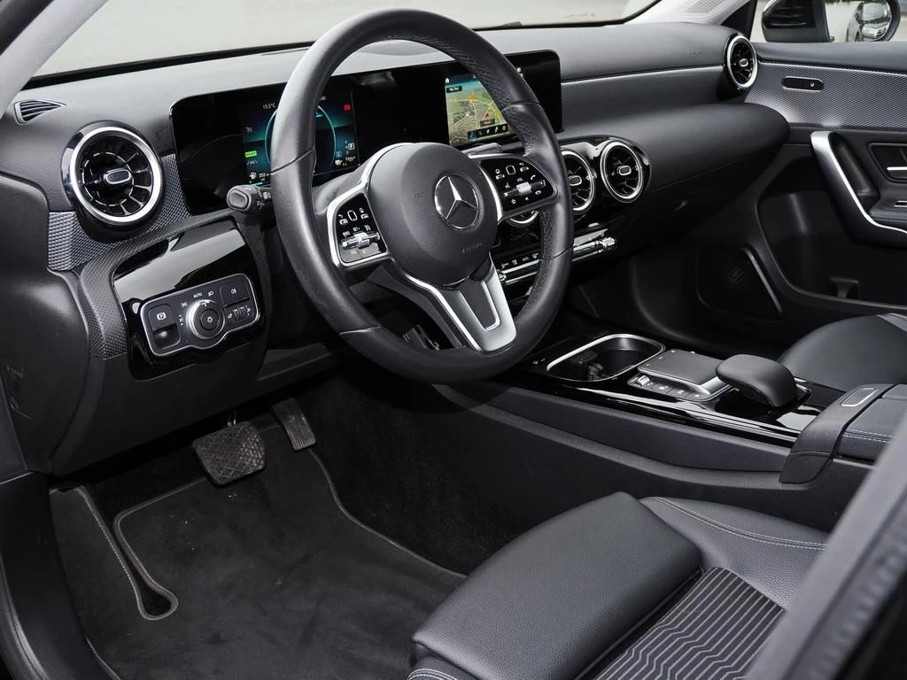 Mercedes-Benz-A-Klasse 250 e-image-8