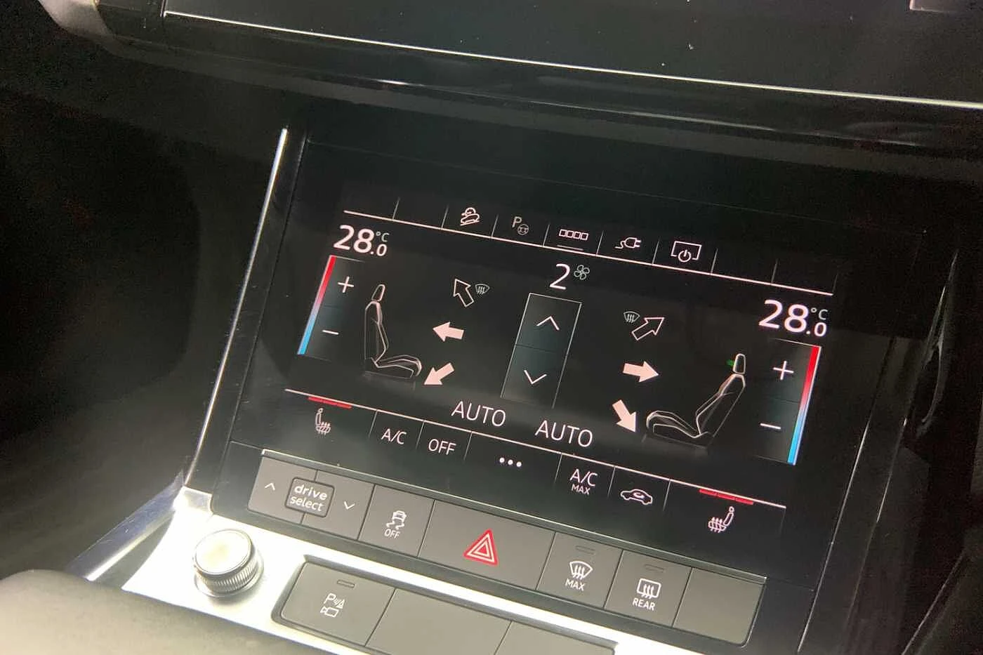 Audi-Q8 e-tron-image-18
