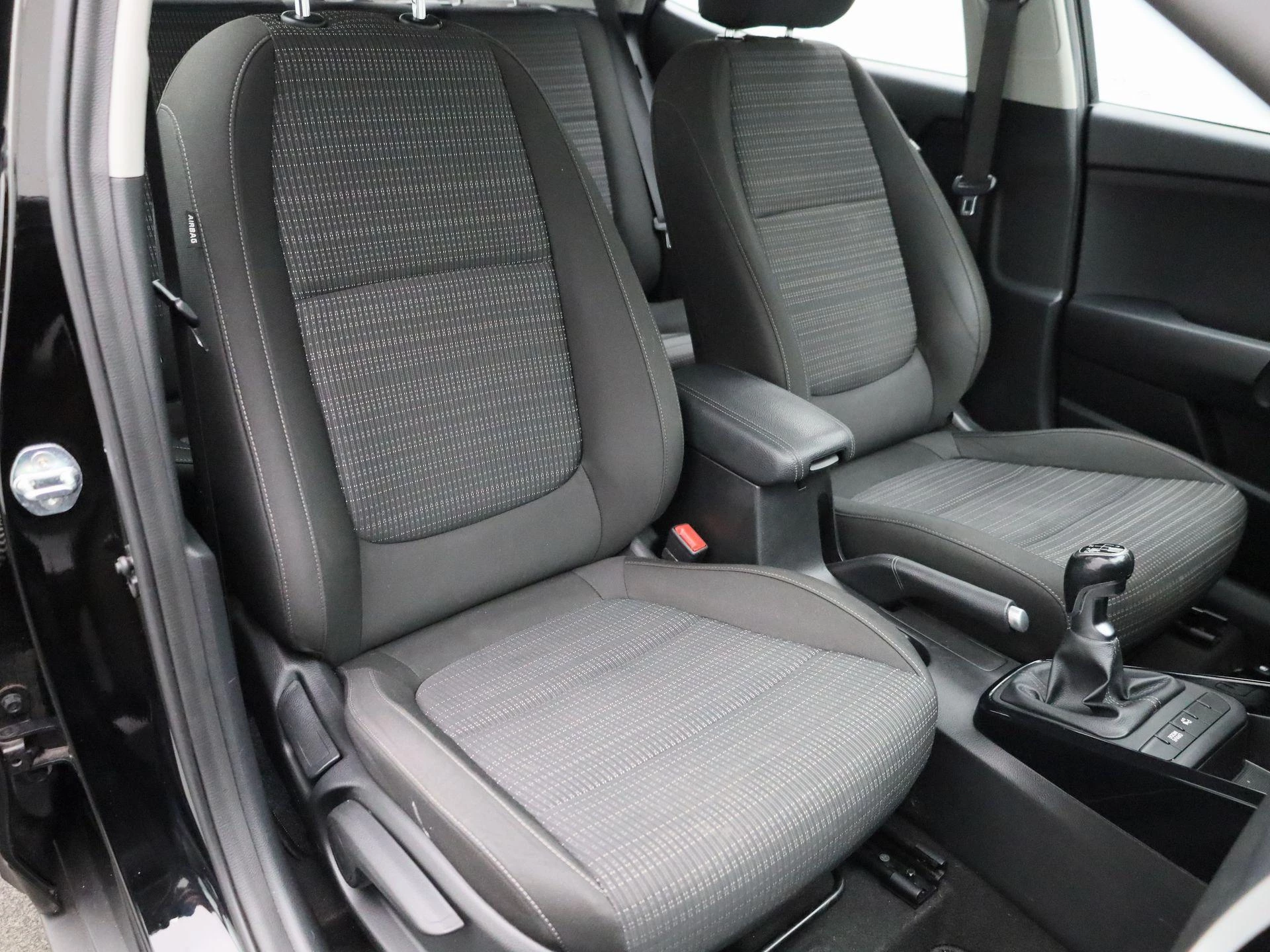 Kia-Stonic-image-32