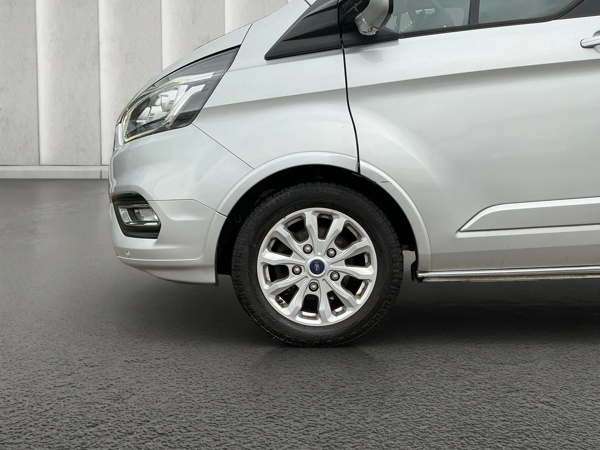 Ford-Tourneo Custom-image-8