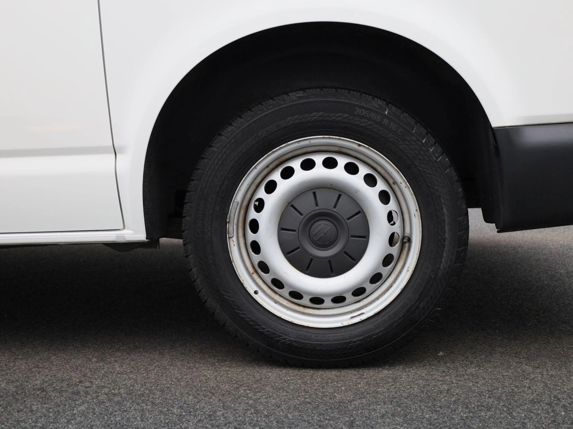 Volkswagen-Transporter-image-20