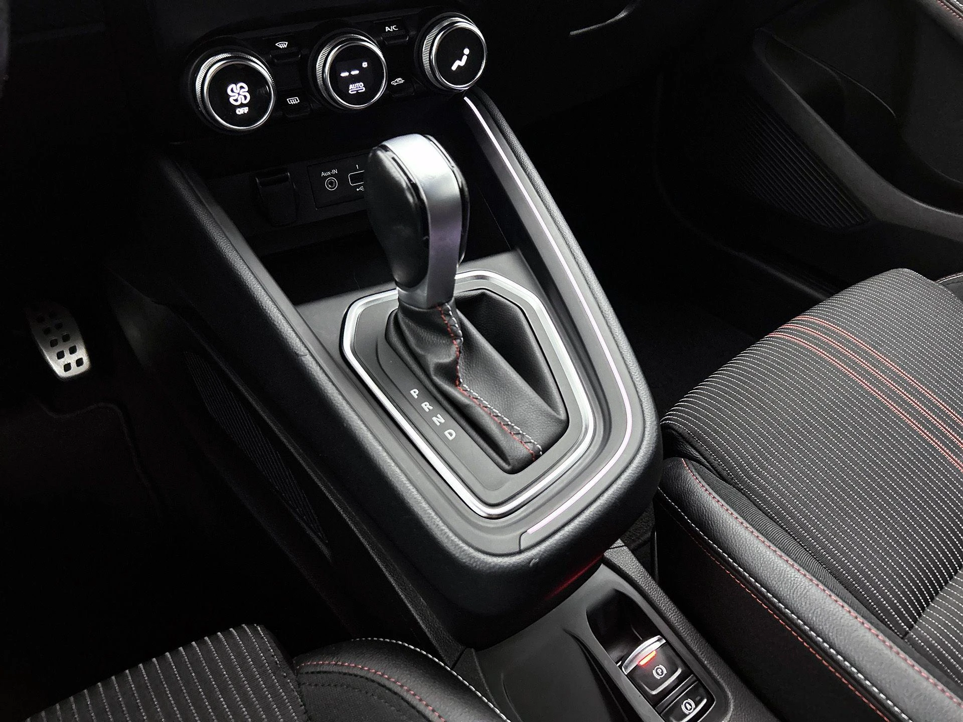 Renault-Clio-image-23
