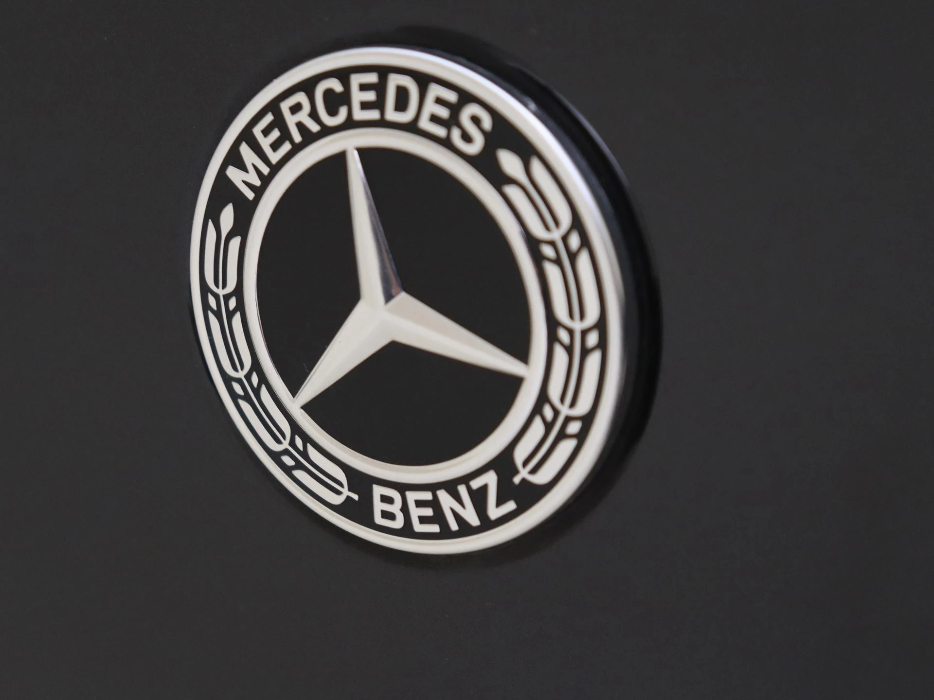 Mercedes-Benz-C-Klasse-image-25