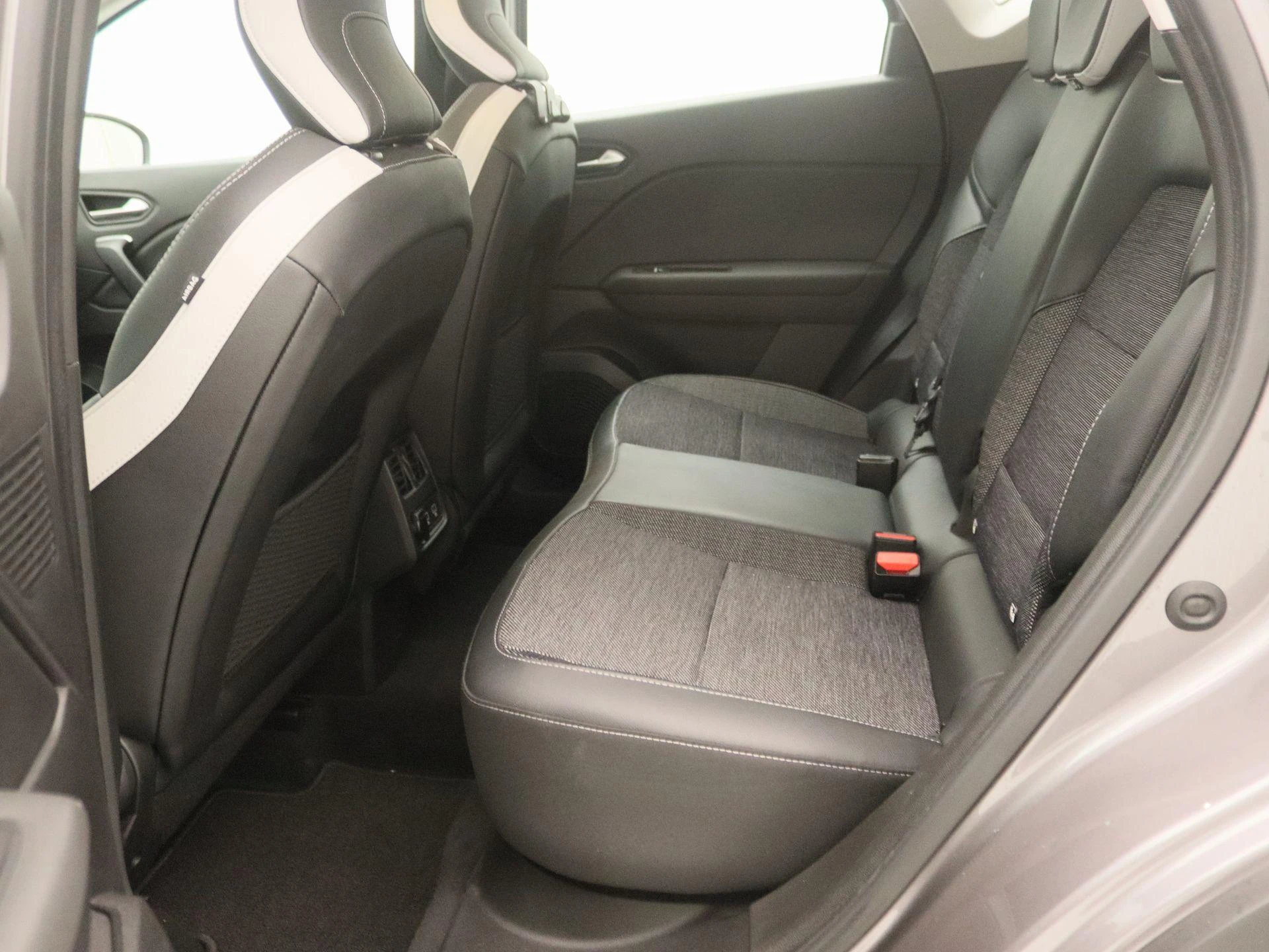 Renault-Captur-image-12