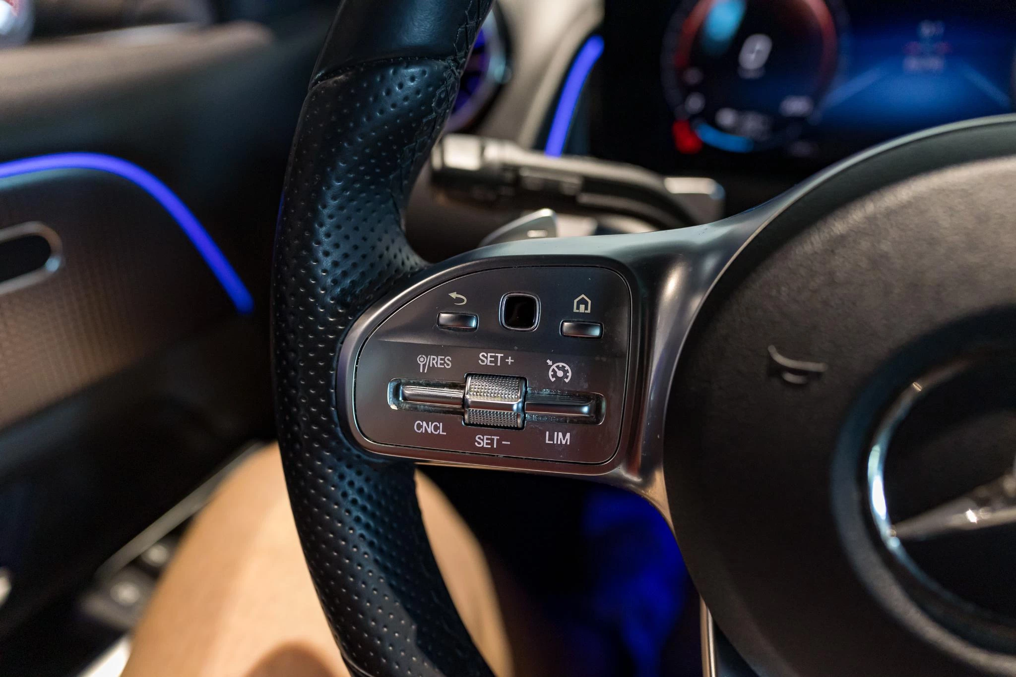 Mercedes-Benz EQB 300 4Matic | Zetelverw. | Sfeerver. | Carplay