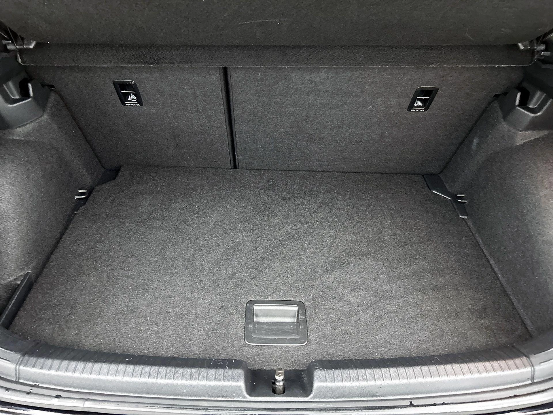 Volkswagen-Polo-image-13