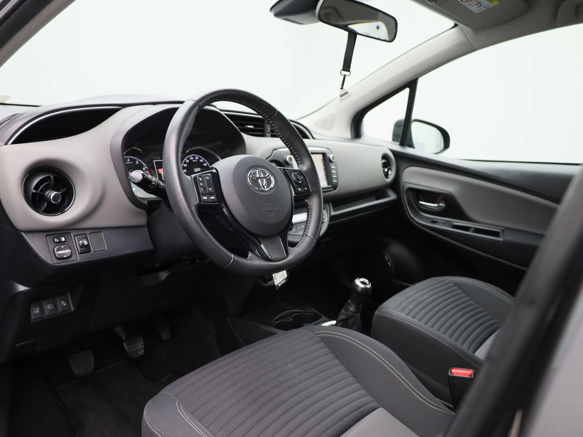 Toyota-Yaris-image-29