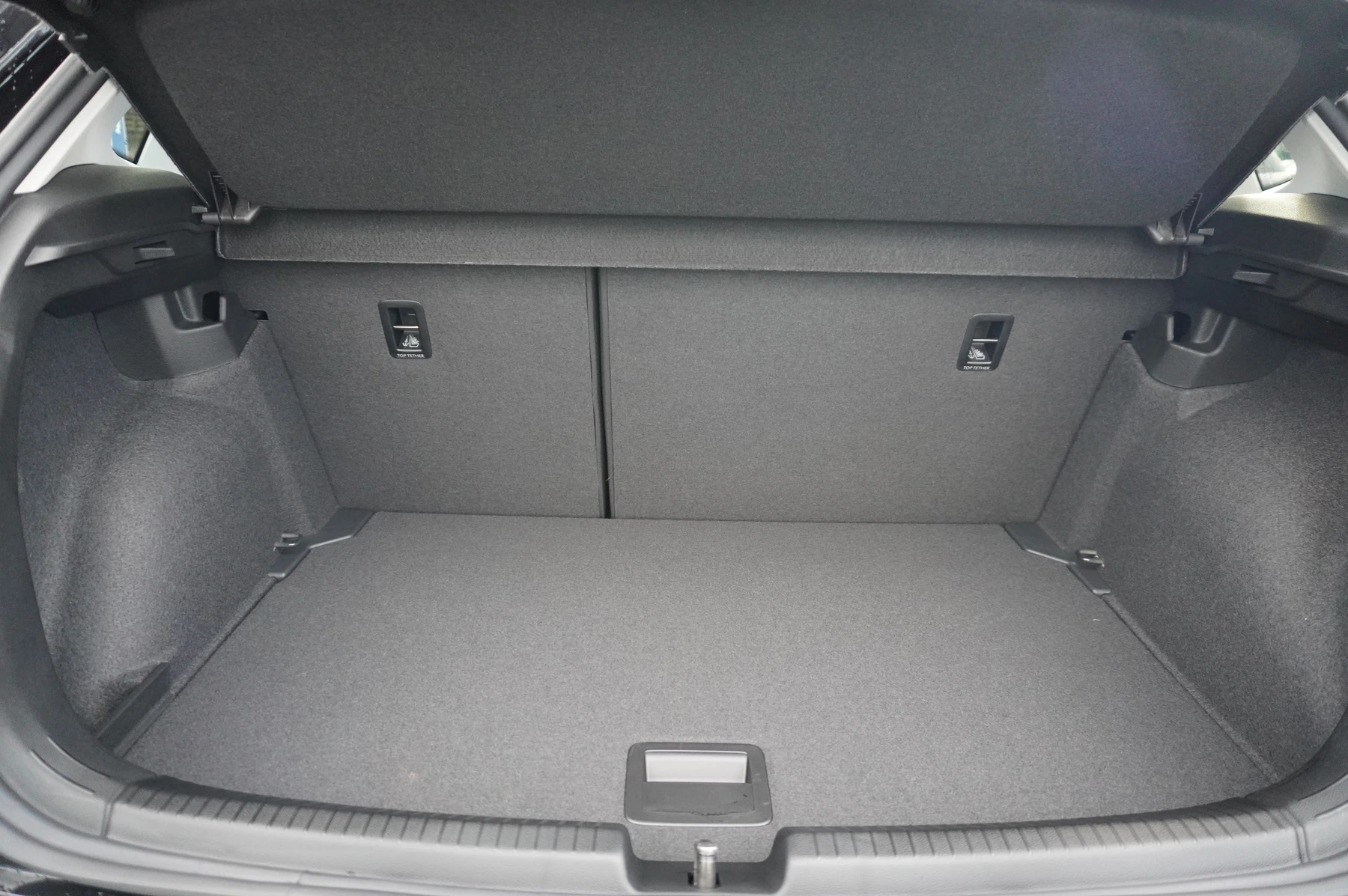 Volkswagen-Polo-image-12