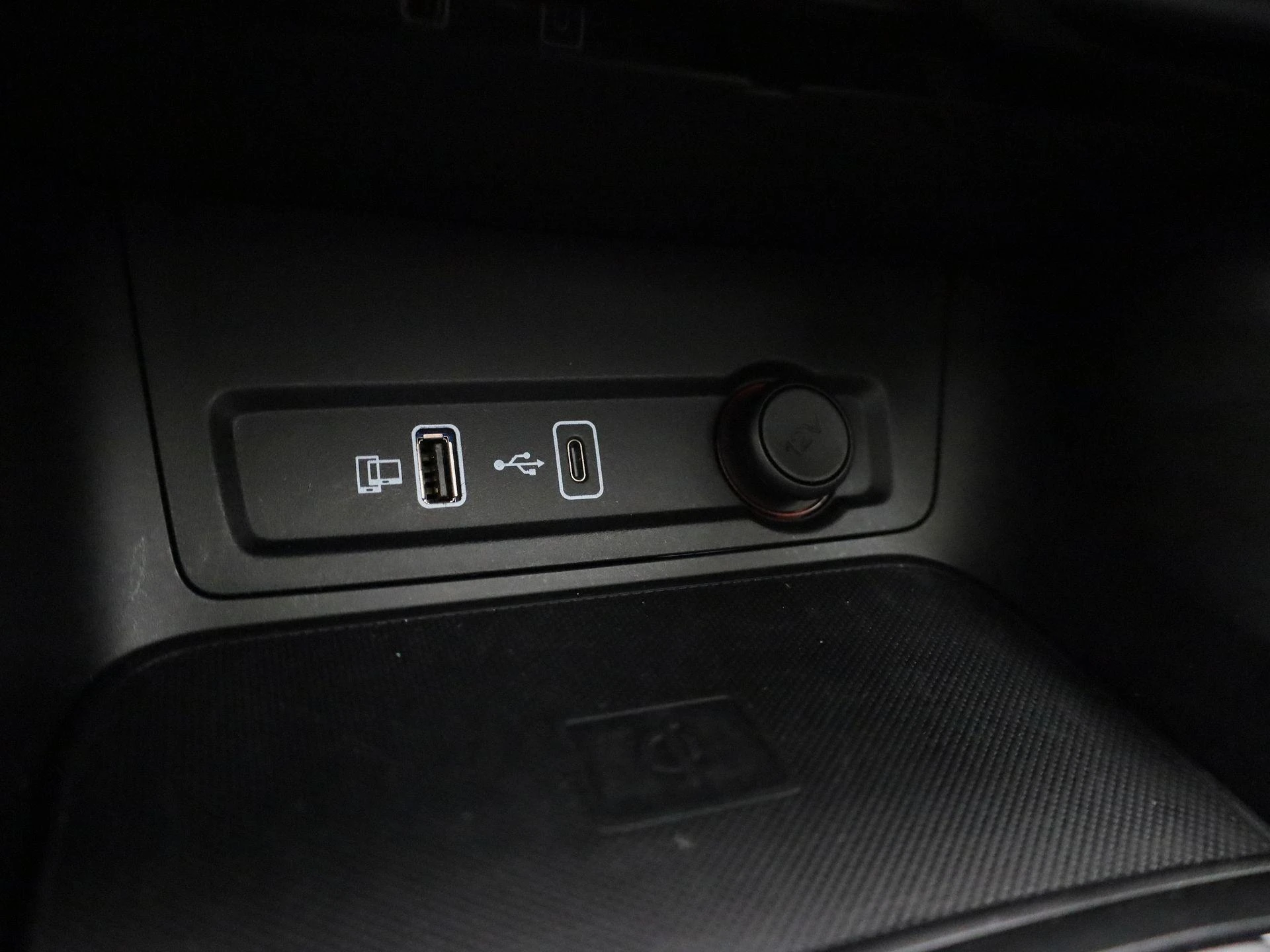 MG-ZS EV-image-17