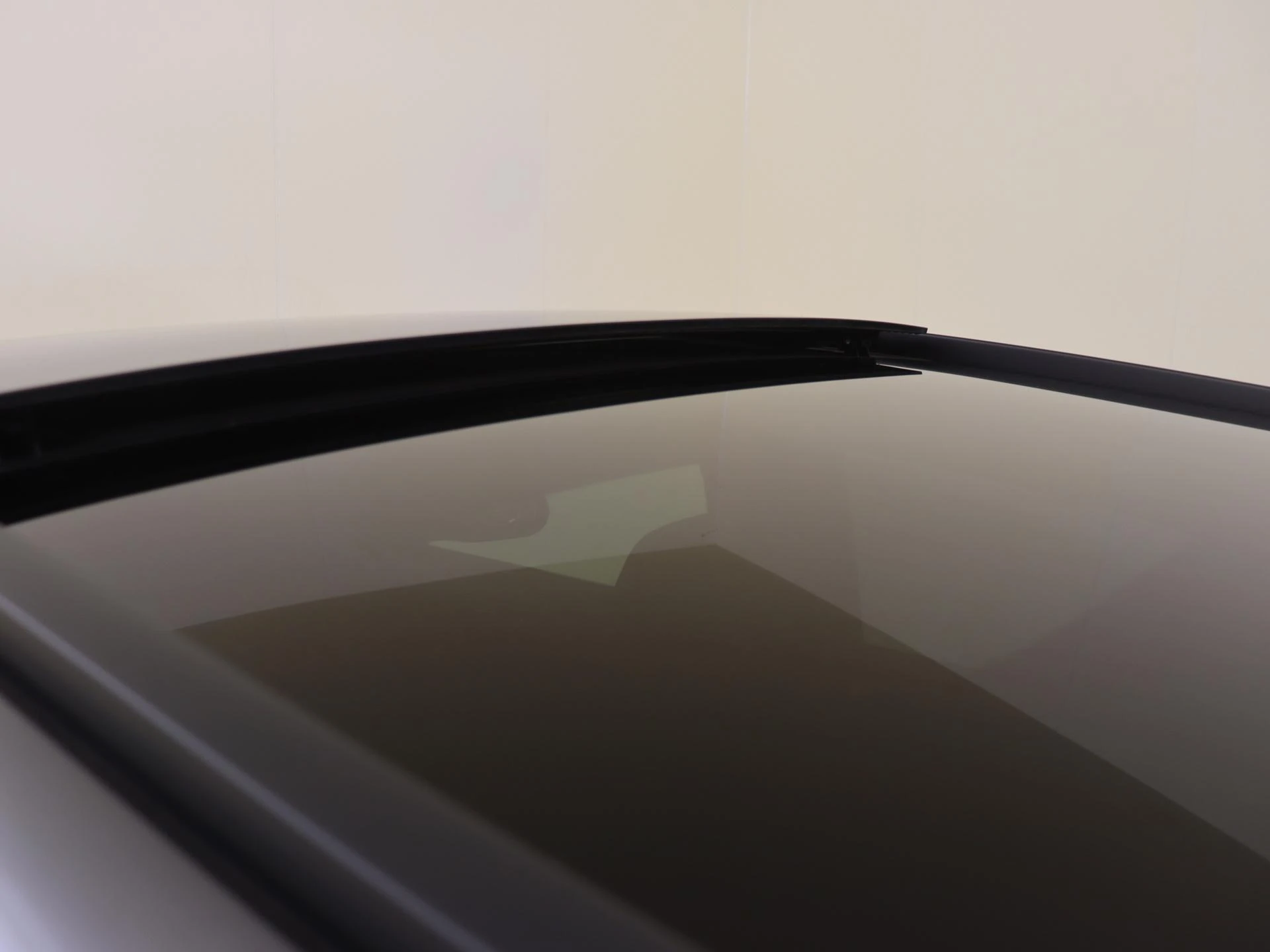 Mercedes-Benz-EQA-image-29