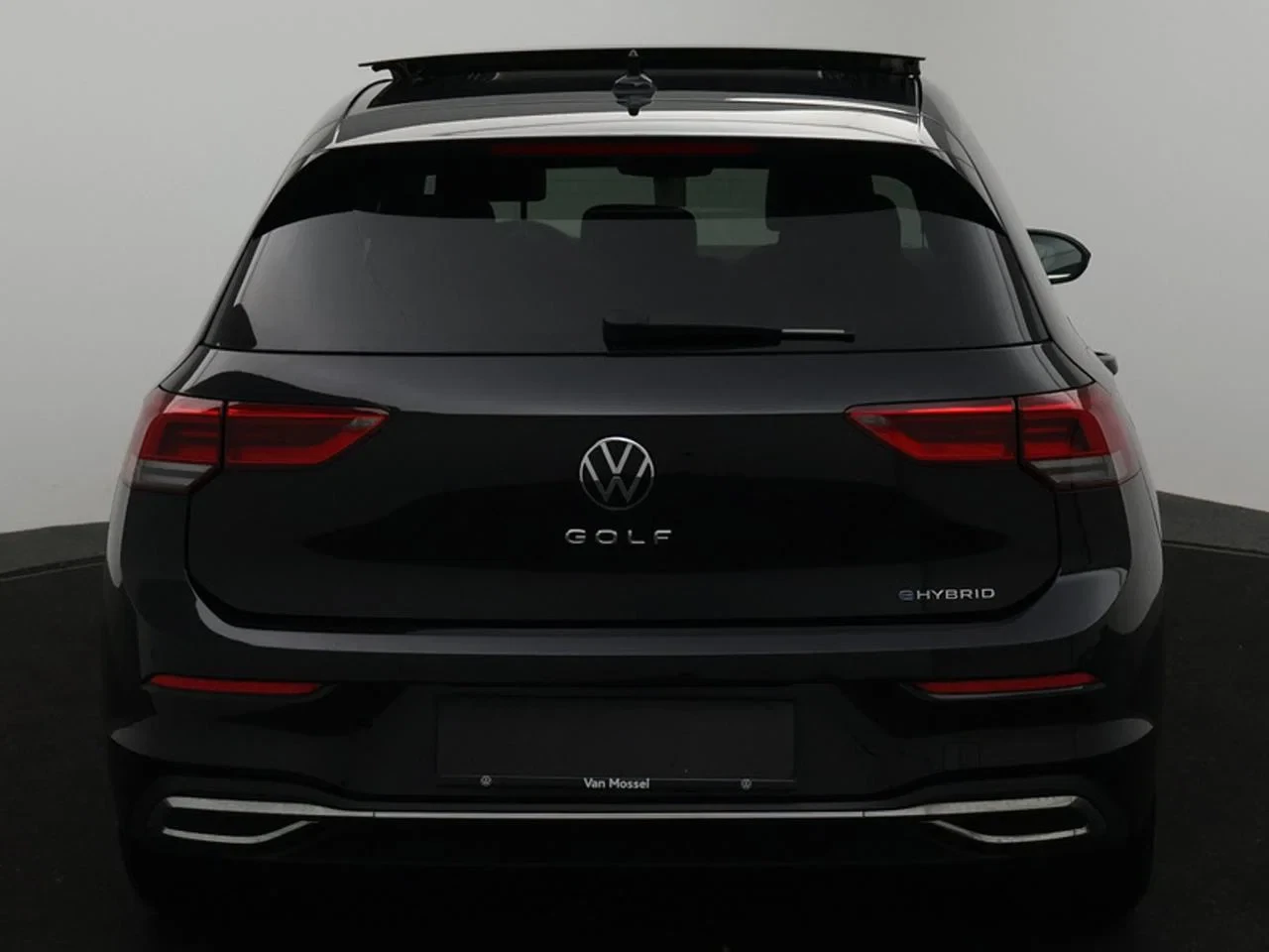 Volkswagen-Golf-image-3