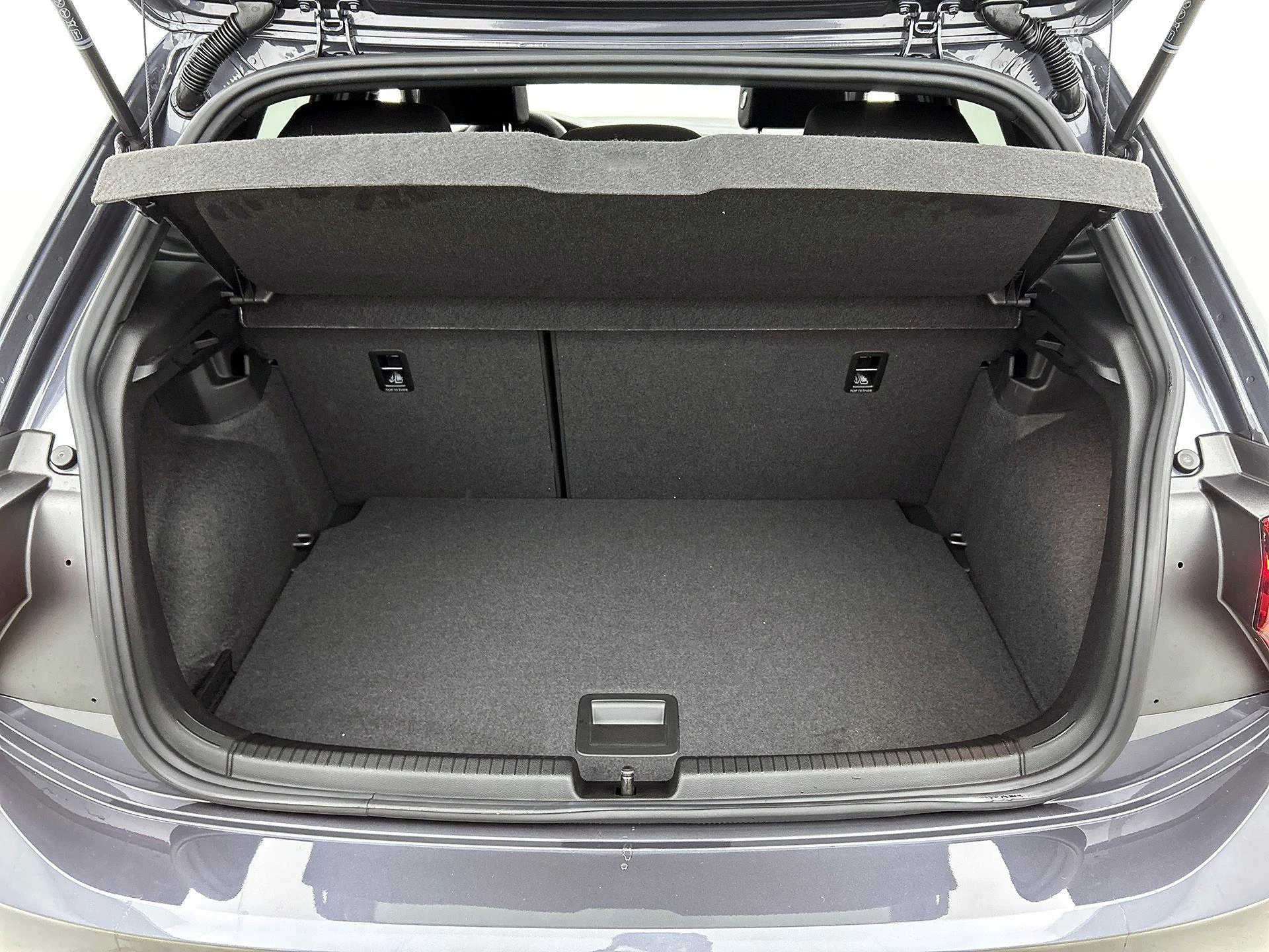 Volkswagen-Polo-image-23