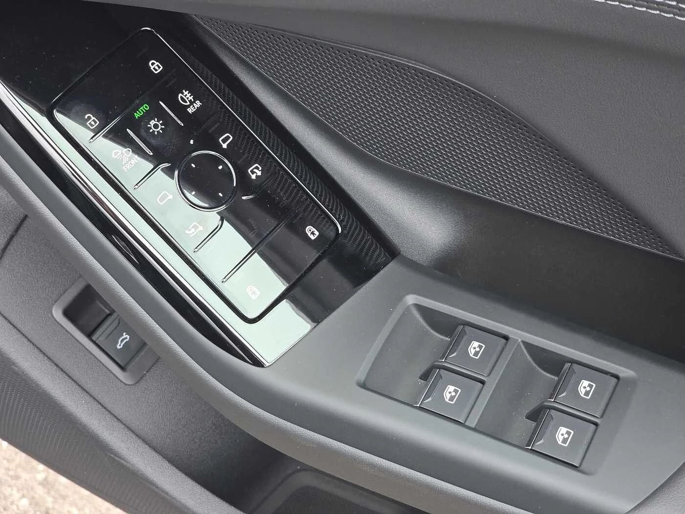 Audi-A6 Avant e-tron-image-37