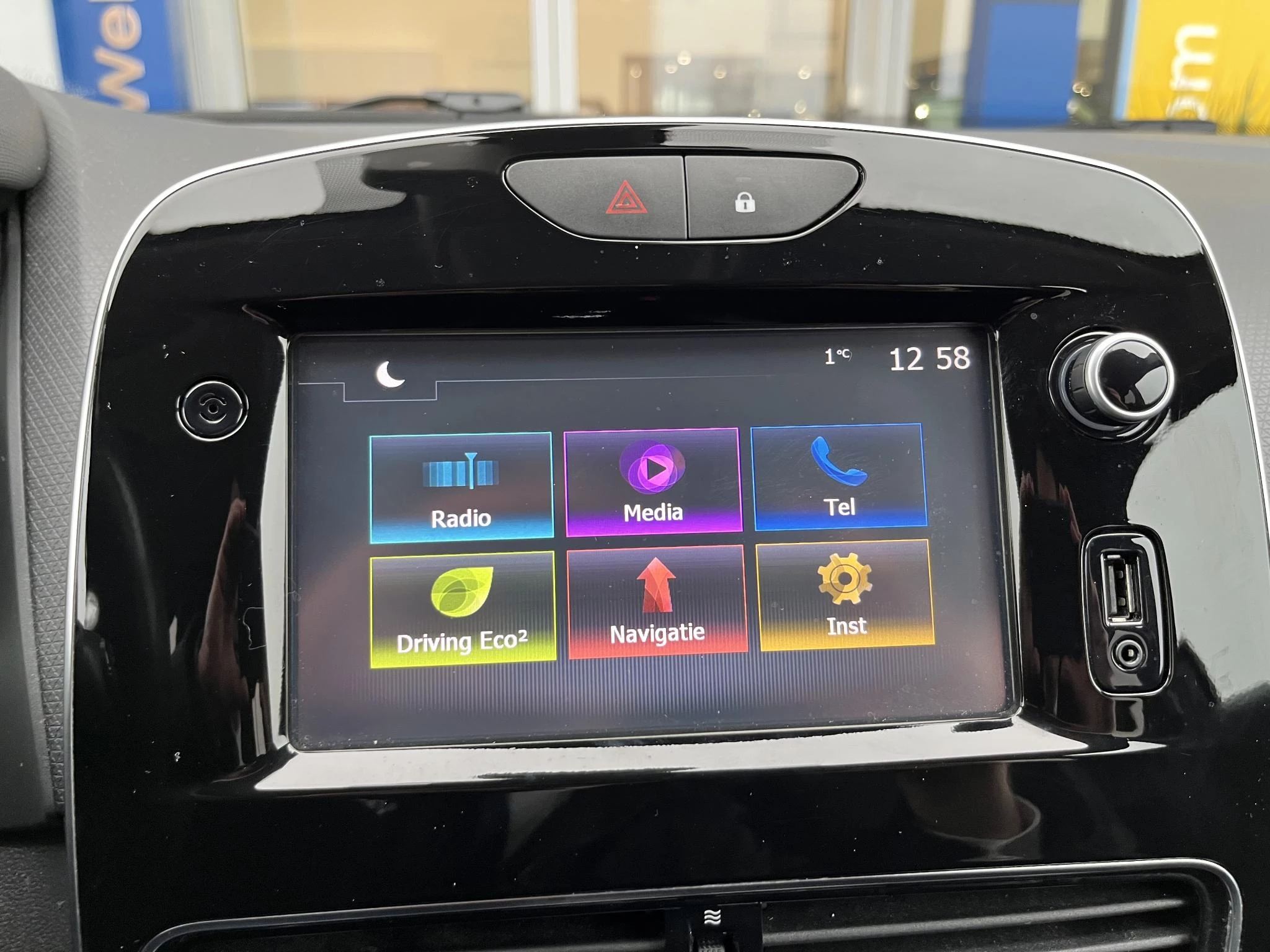 Renault-Clio-image-22