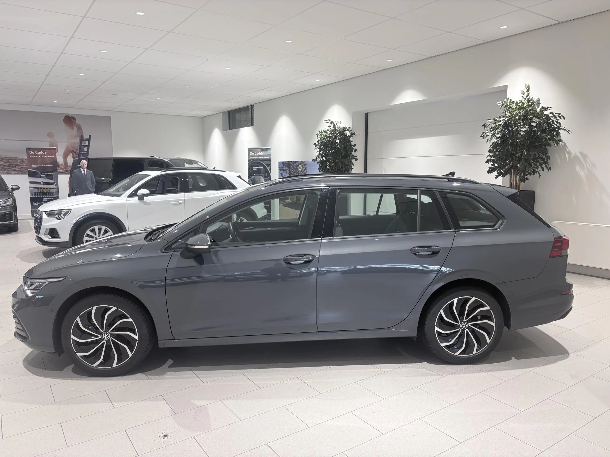 Volkswagen-Golf-image-2