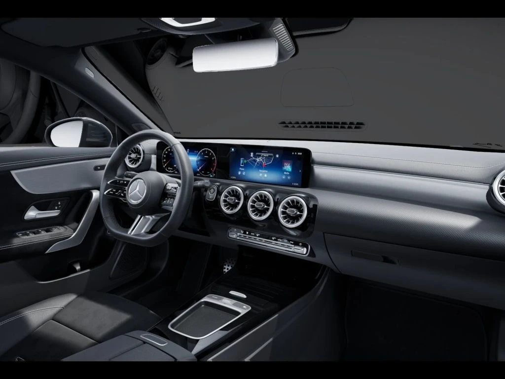 Mercedes-Benz-CLA 200-image-11