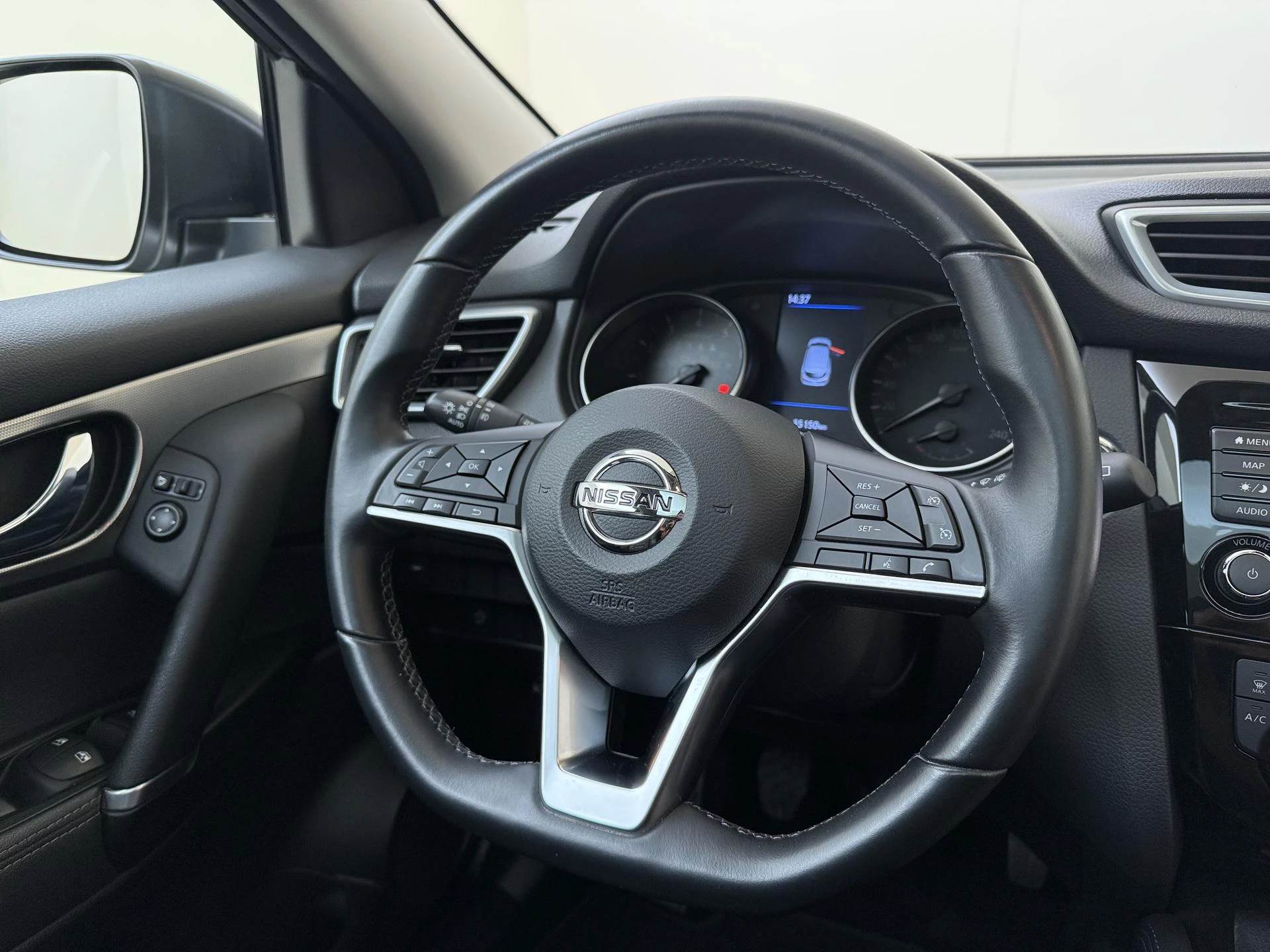 Nissan-QASHQAI-image-9