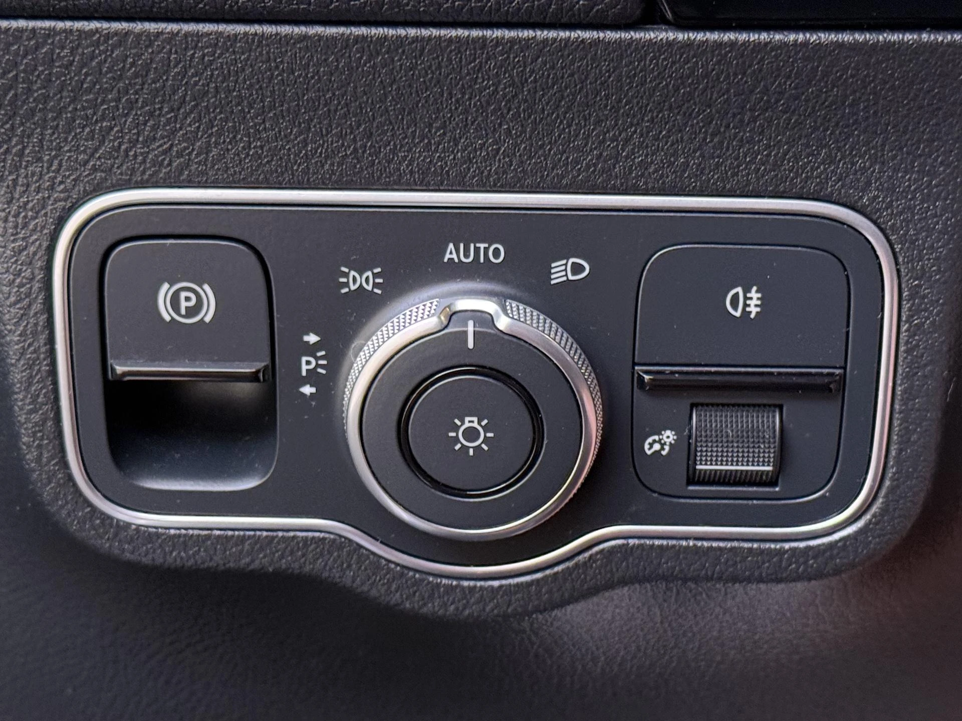 Mercedes-Benz-B-Klasse-image-24