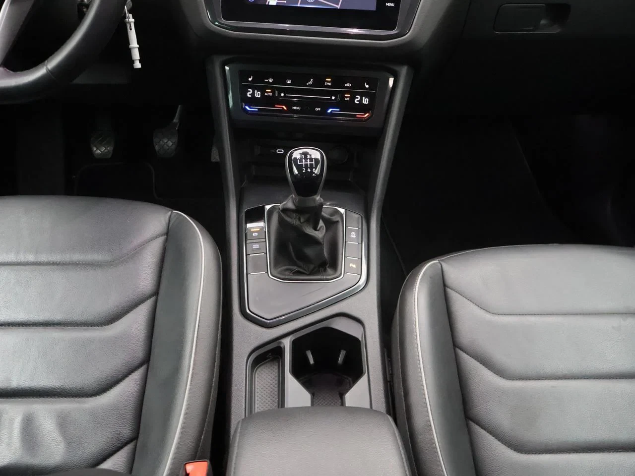 Volkswagen-Tiguan-image-15