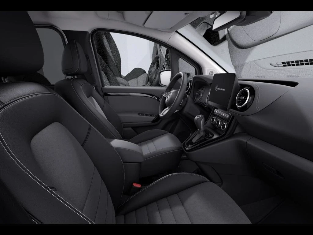 Mercedes-Benz-EQT 200-image-8