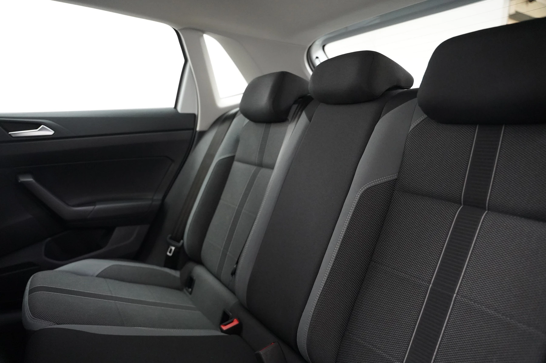 Volkswagen-Polo-image-29