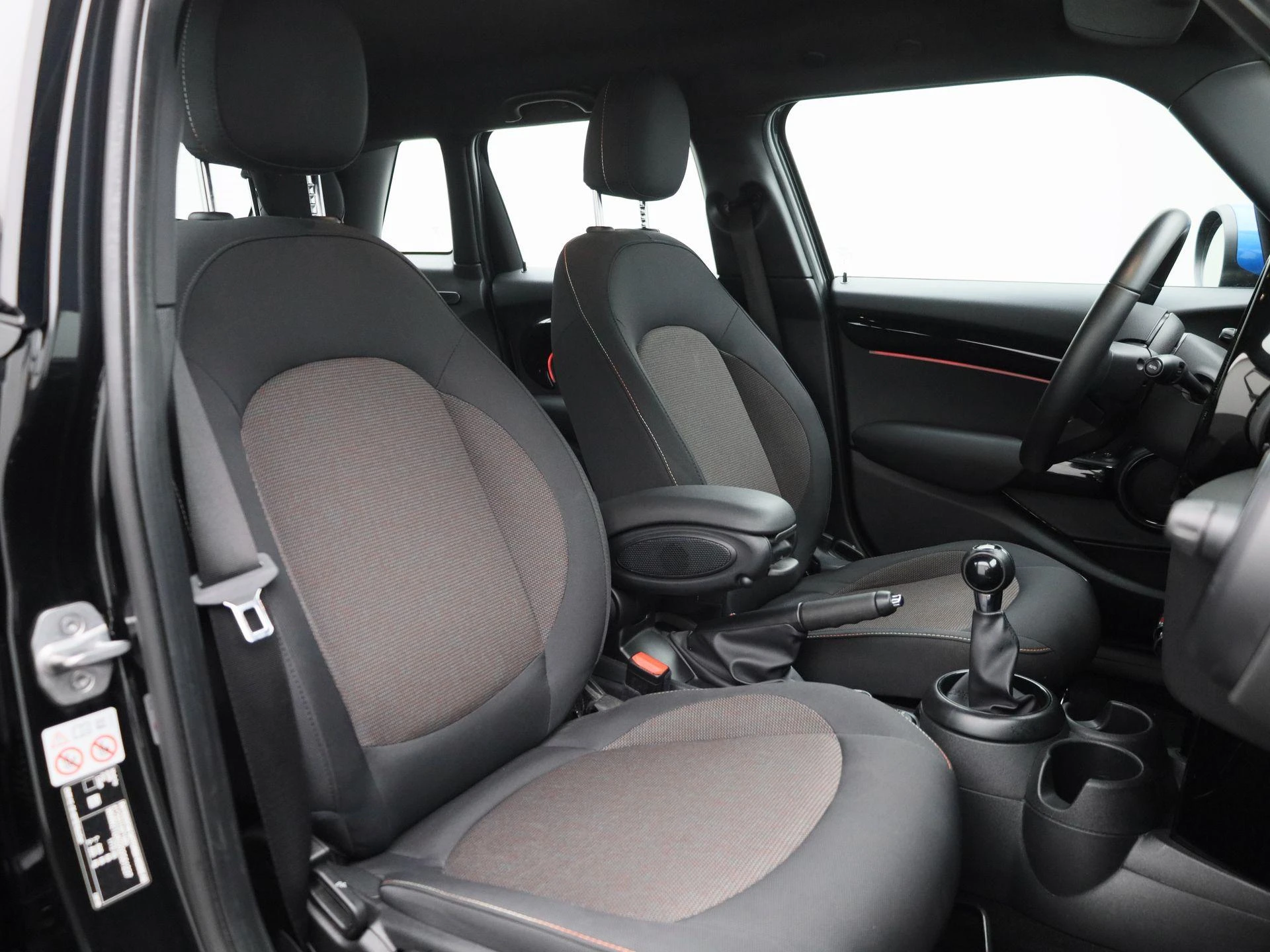 MINI-Cooper-image-34