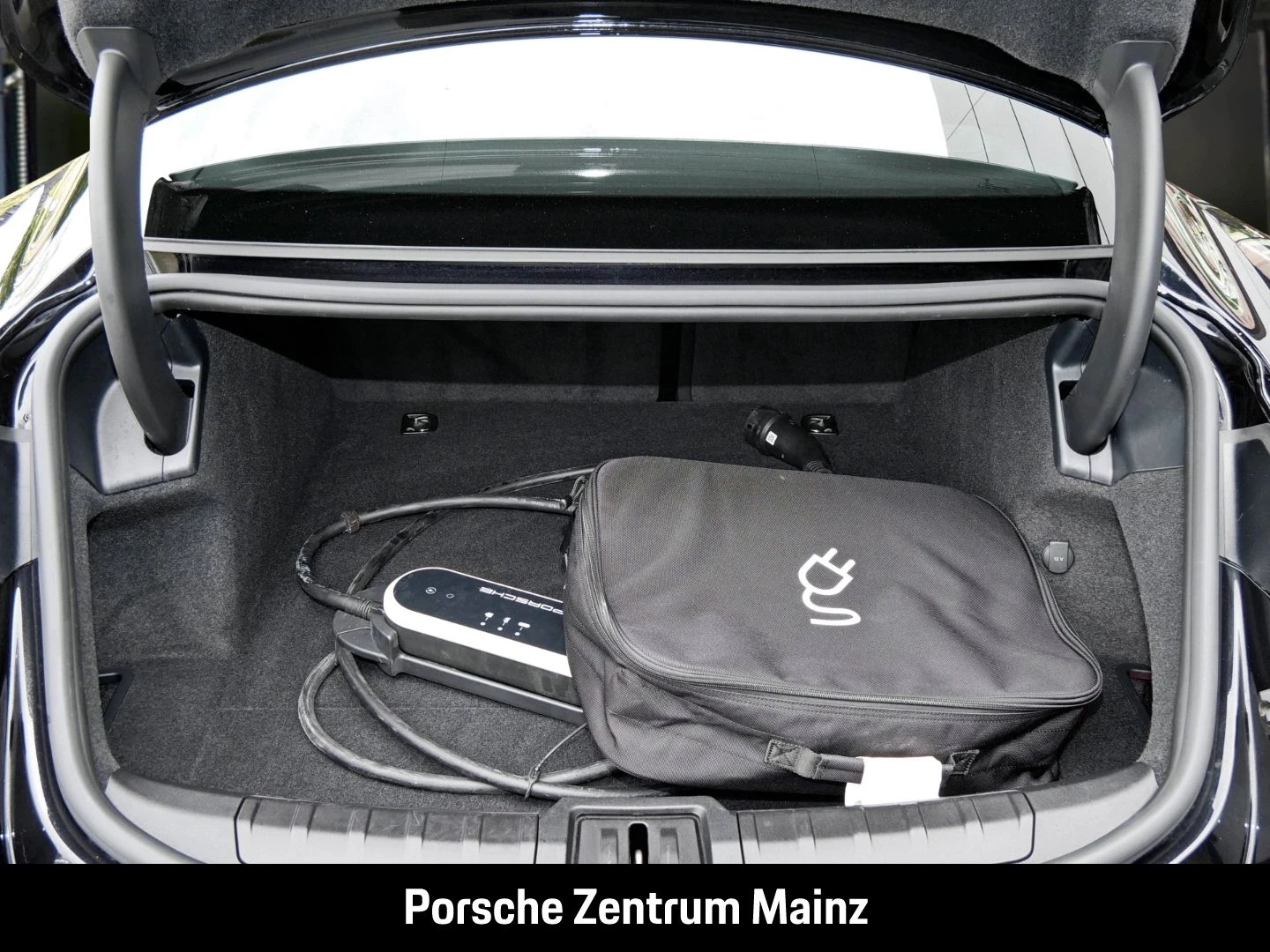 Porsche-Taycan-image-27