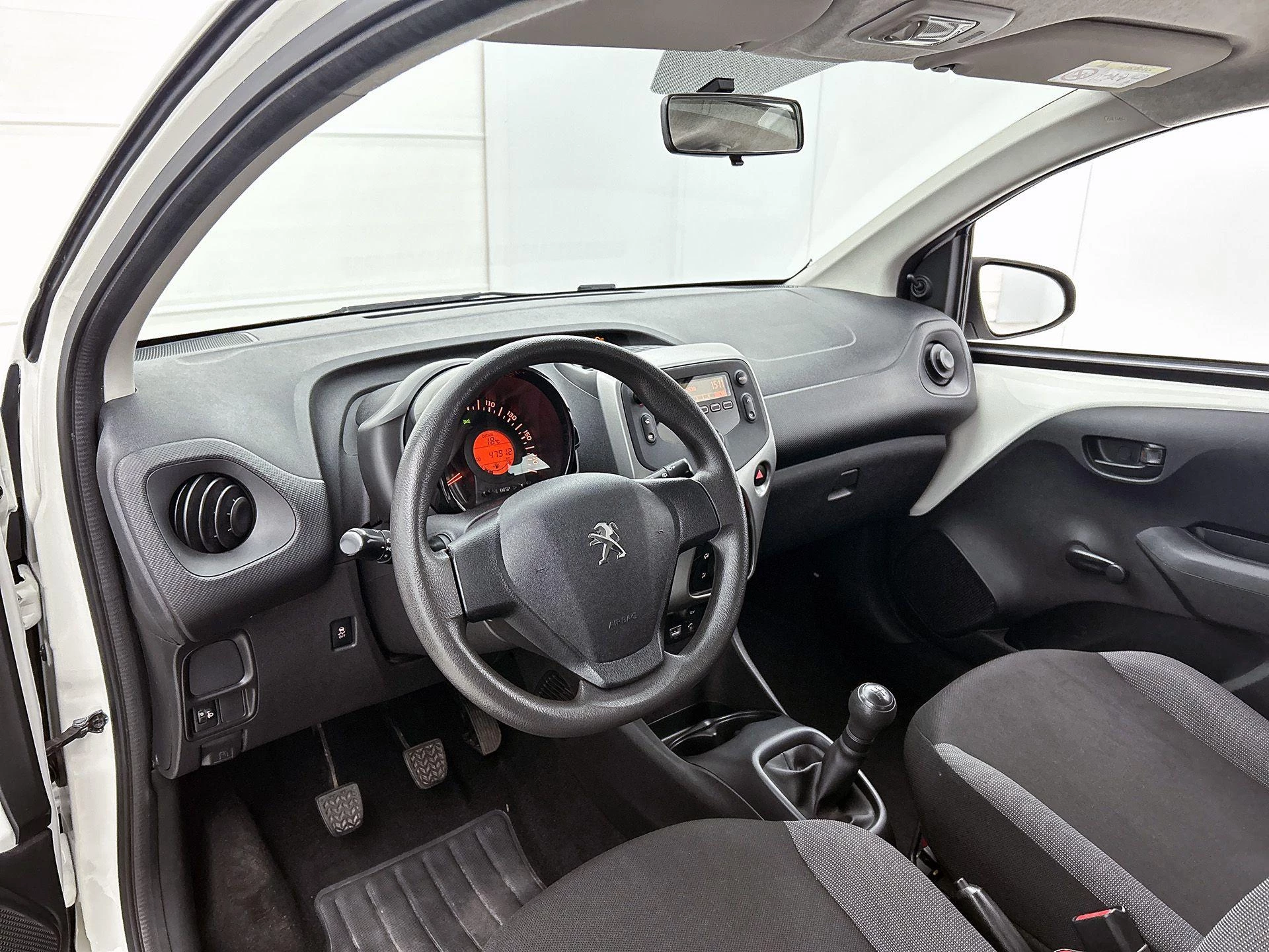 Peugeot-108-image-10