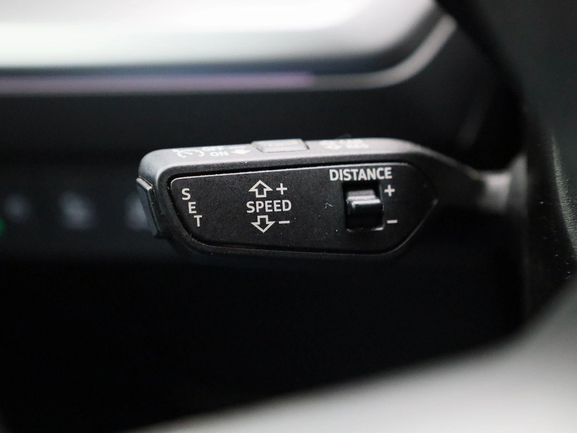 Audi-Q4 e-tron-image-21