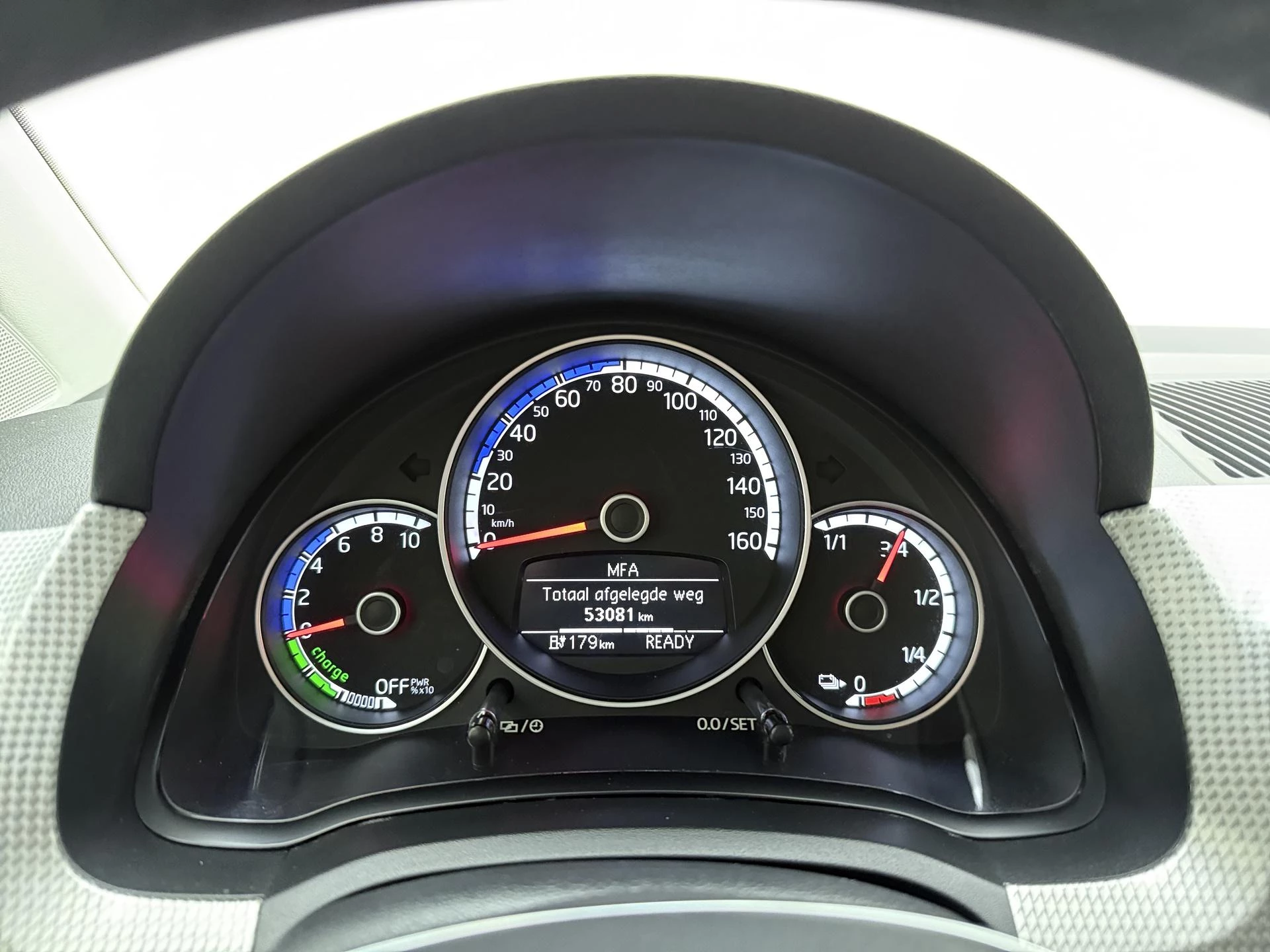 Volkswagen-e-up!-image-14