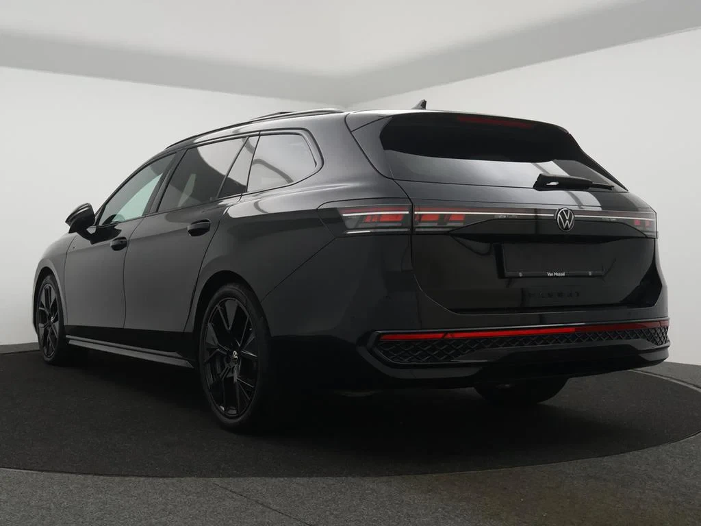 Volkswagen-Passat-image-31