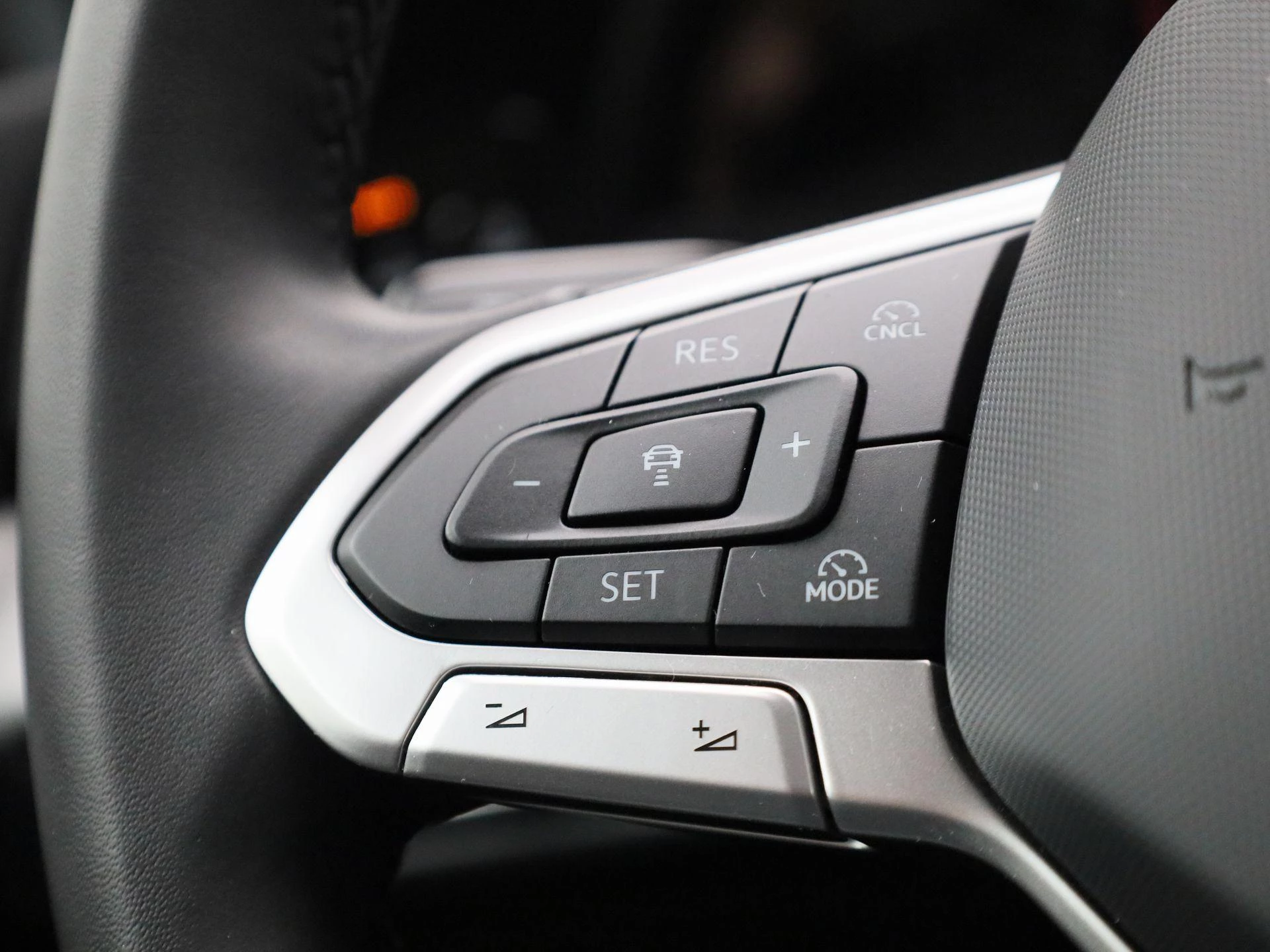 Volkswagen-Golf-image-16