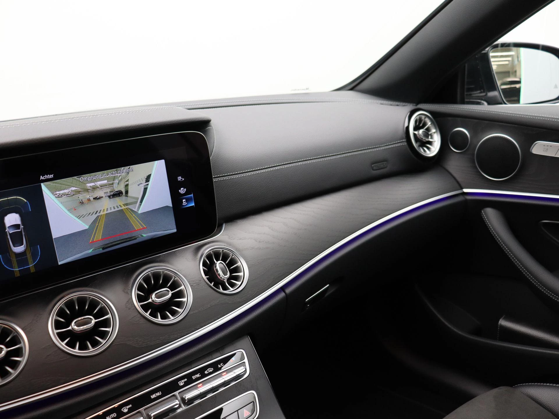 Mercedes-Benz E-Klasse 300 AMG Line Cabrio + AIR BODY CONTROL + LED + CAMERA +