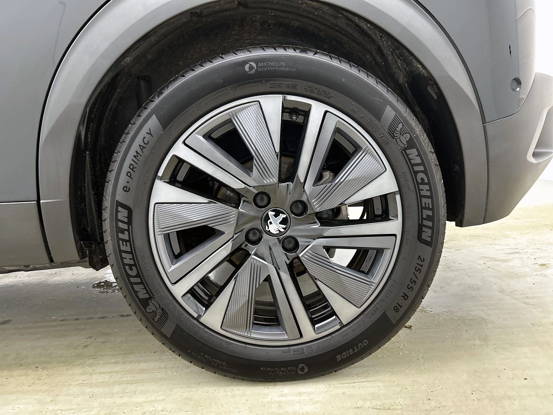 Peugeot-e-2008-image-47