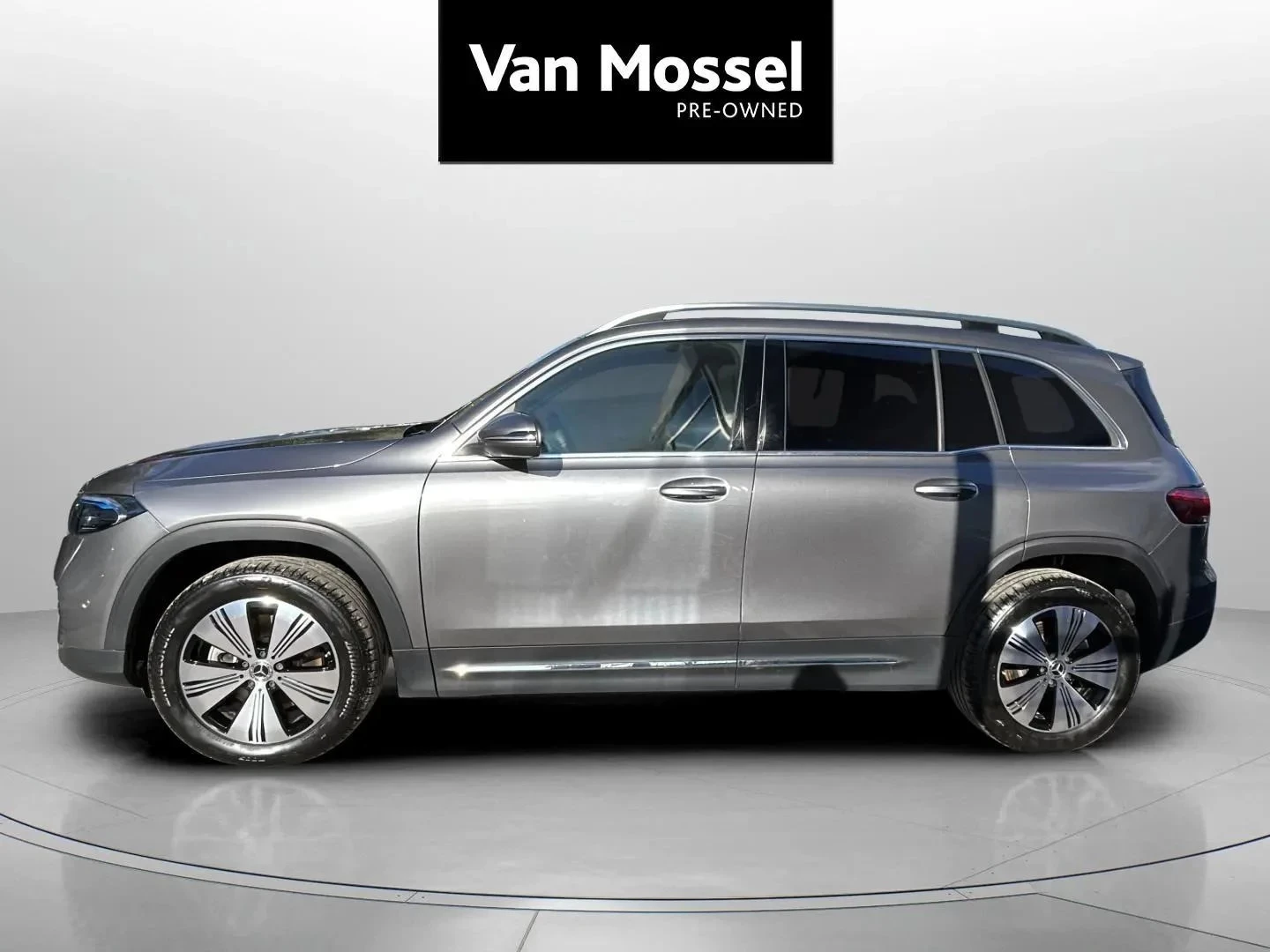 Mercedes-Benz-EQB-image-7