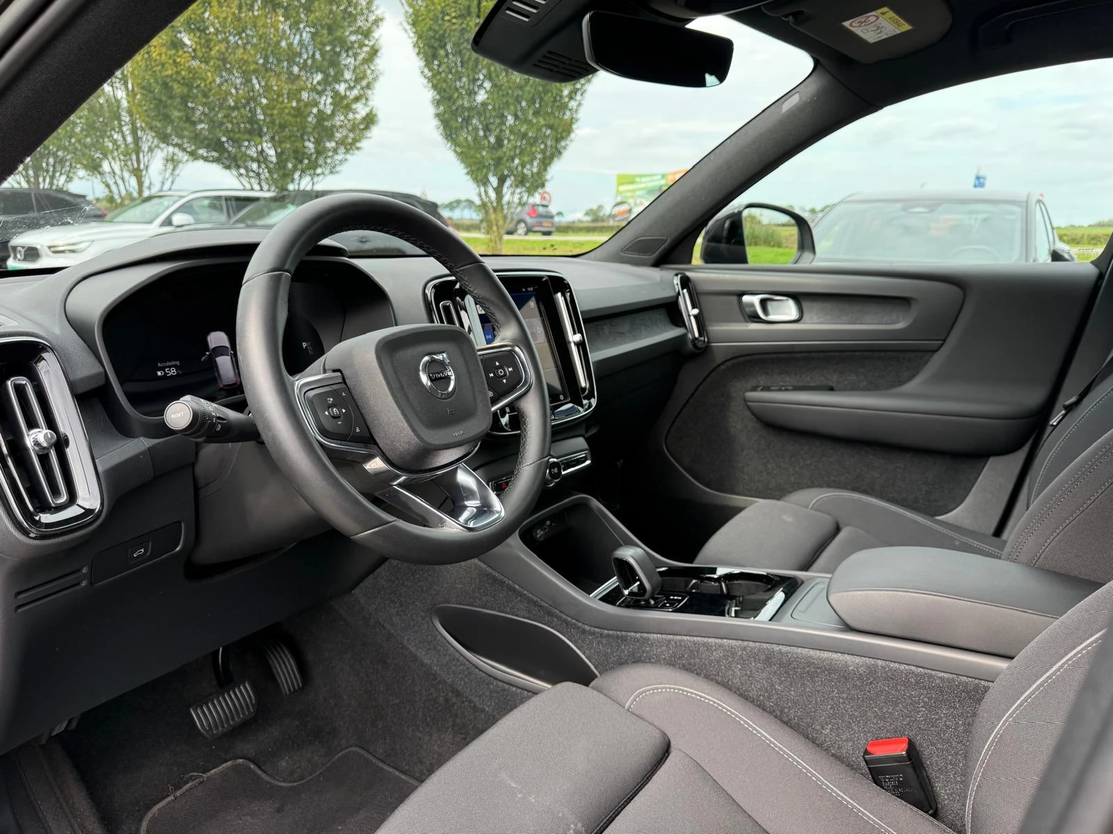 Volvo-XC40-image-4