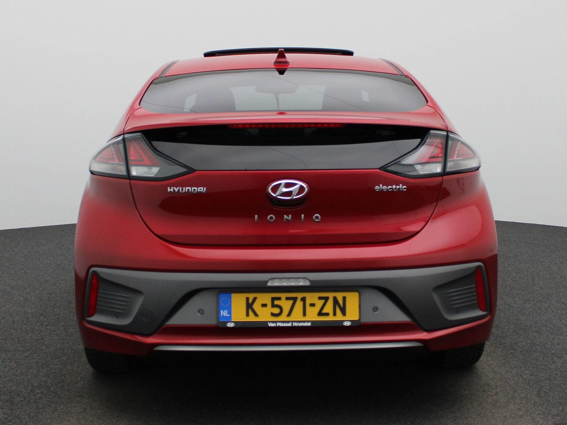 Hyundai-IONIQ-image-4