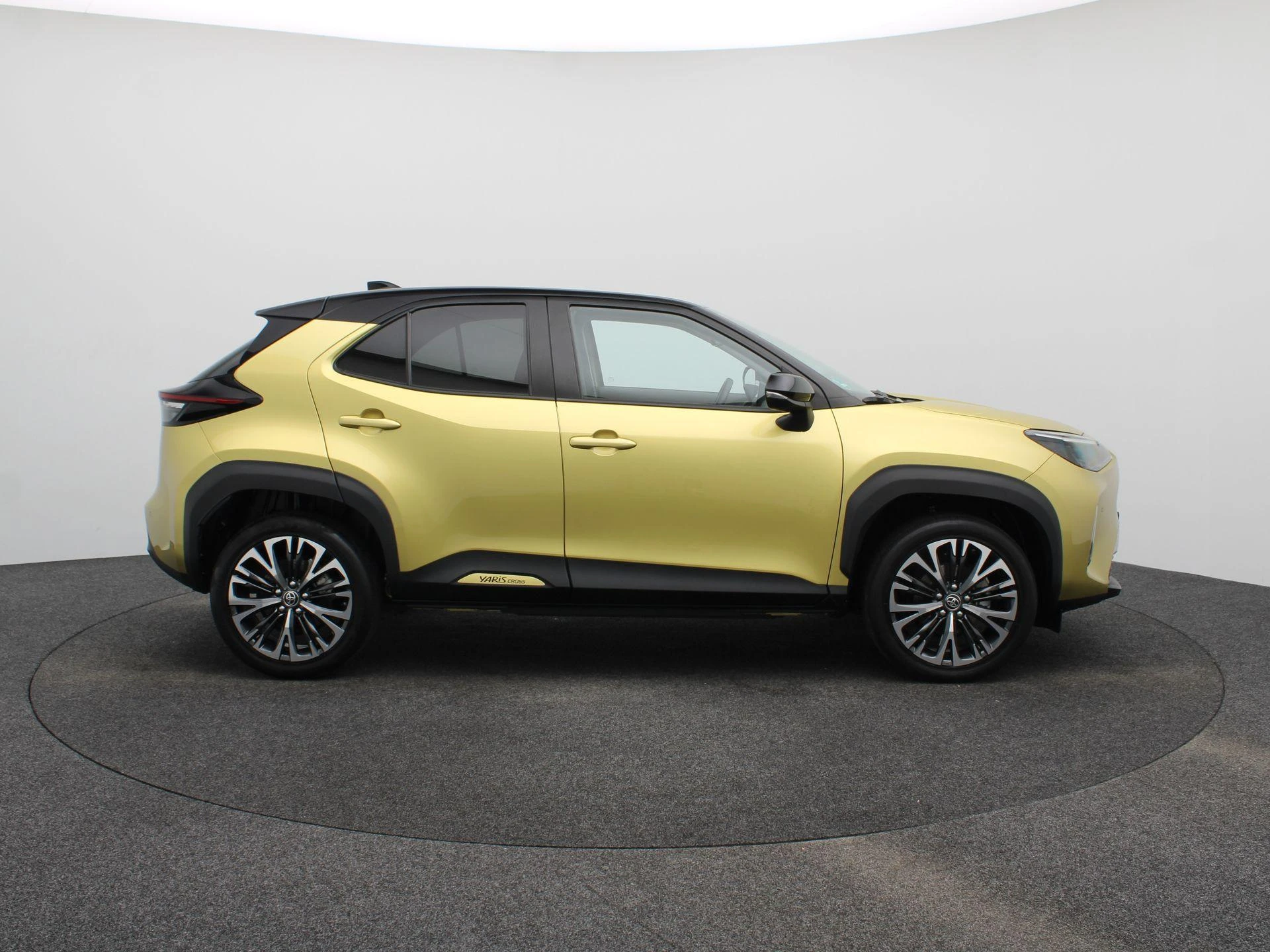 Toyota-Yaris Cross-image-45