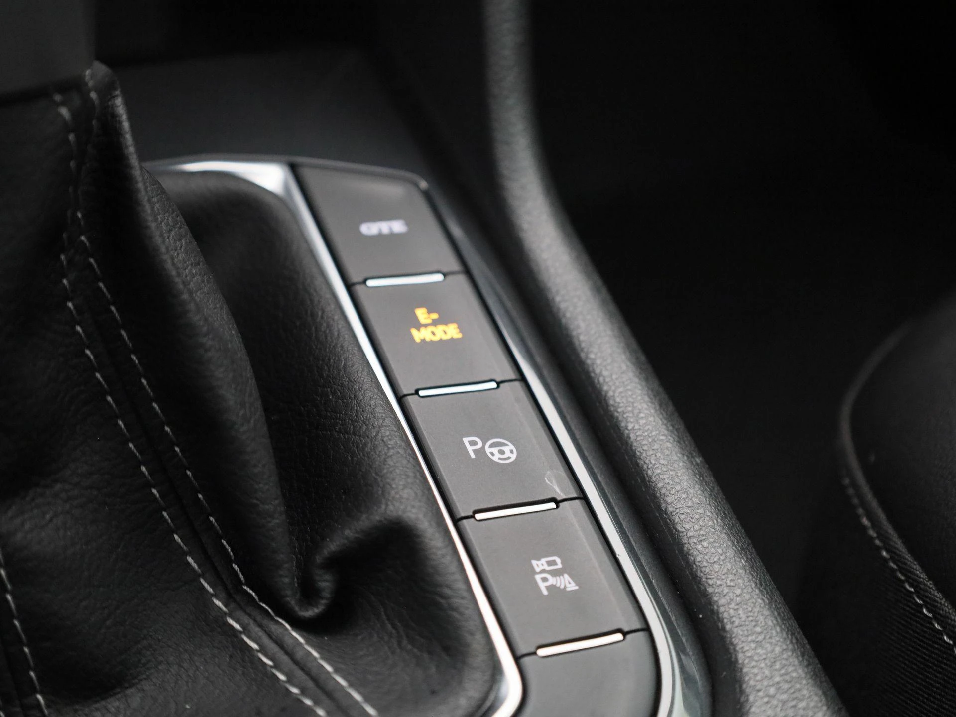 Volkswagen-Tiguan-image-26
