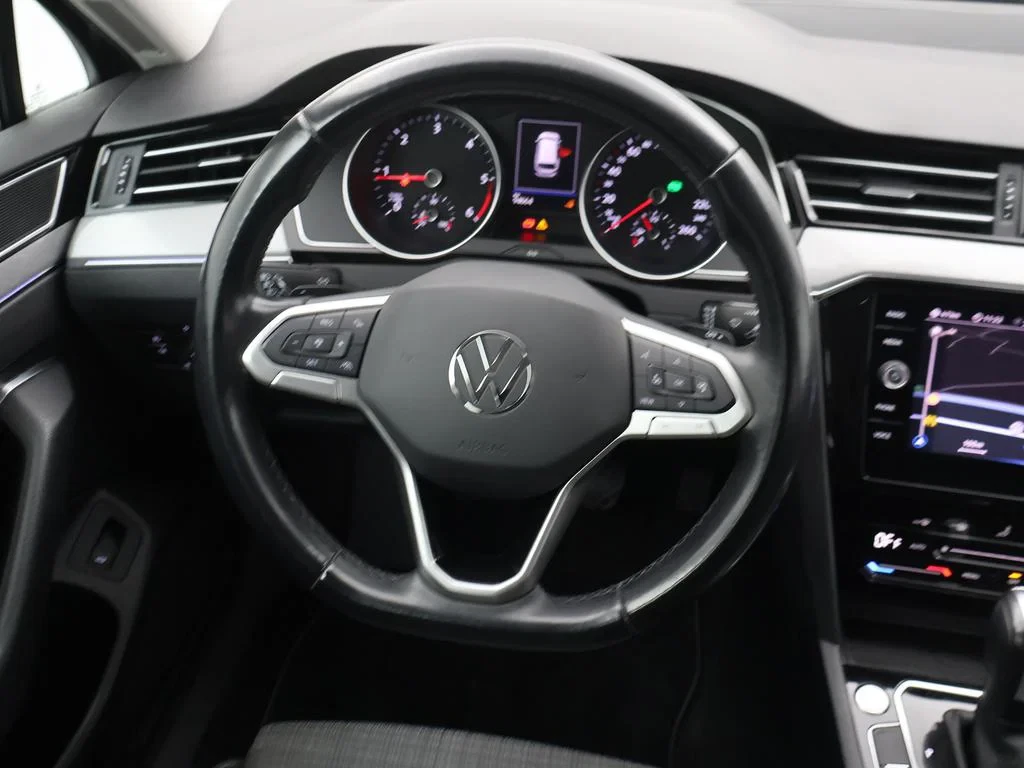Volkswagen-Passat-image-15