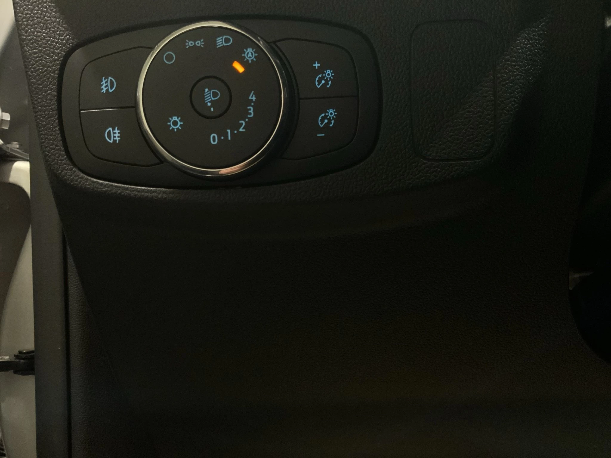 Ford Focus ST-Line X Turnier Aut.*AHK*ACC*HUD*KAM*NAVI*WINTER-PKT.