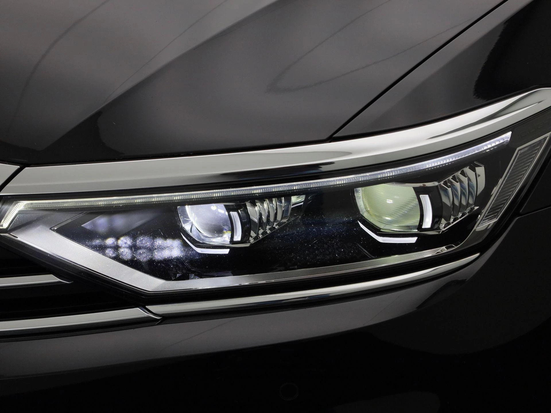 Volkswagen-Passat-image-13