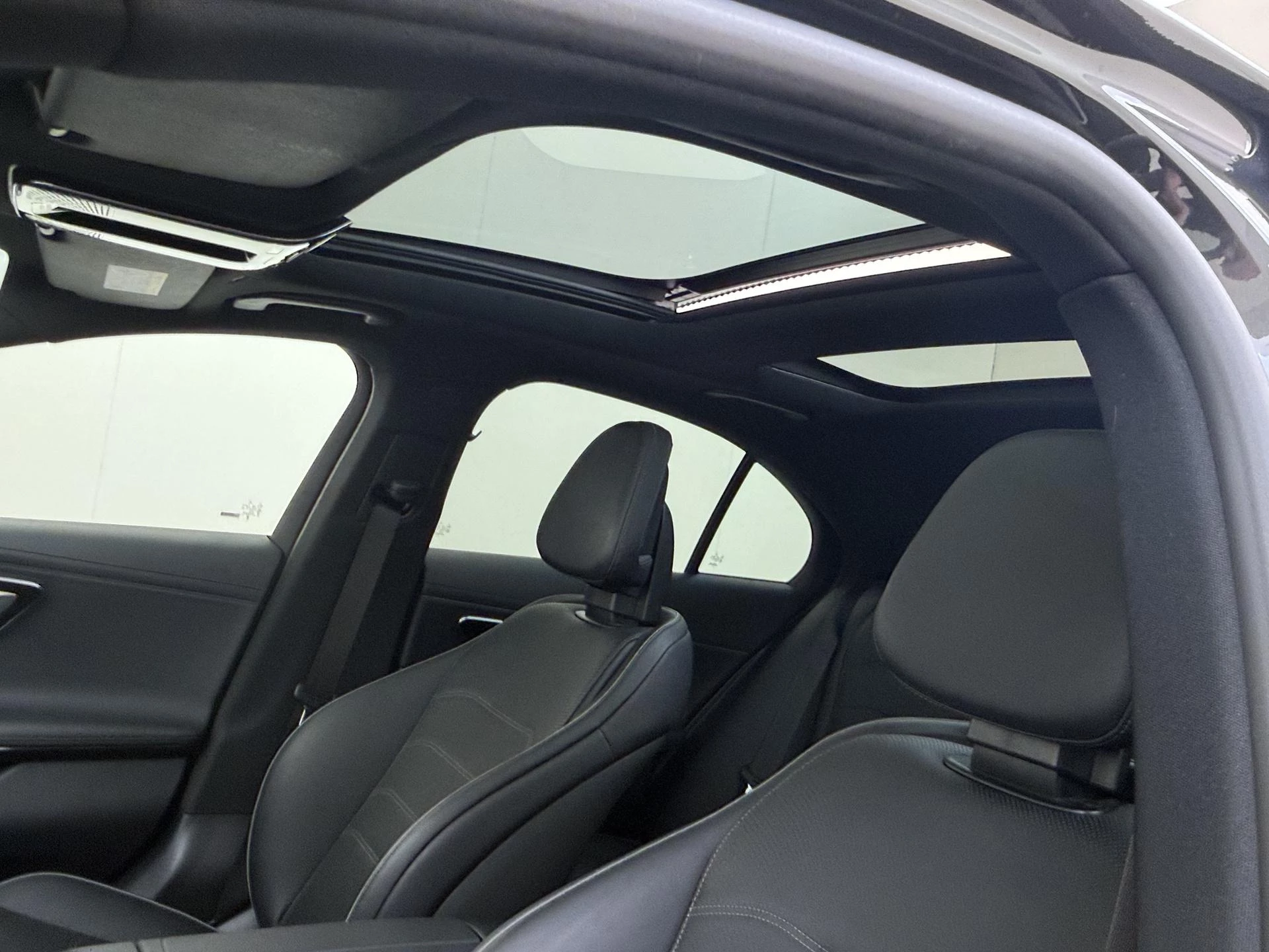 Mercedes-Benz-E-Klasse-image-26