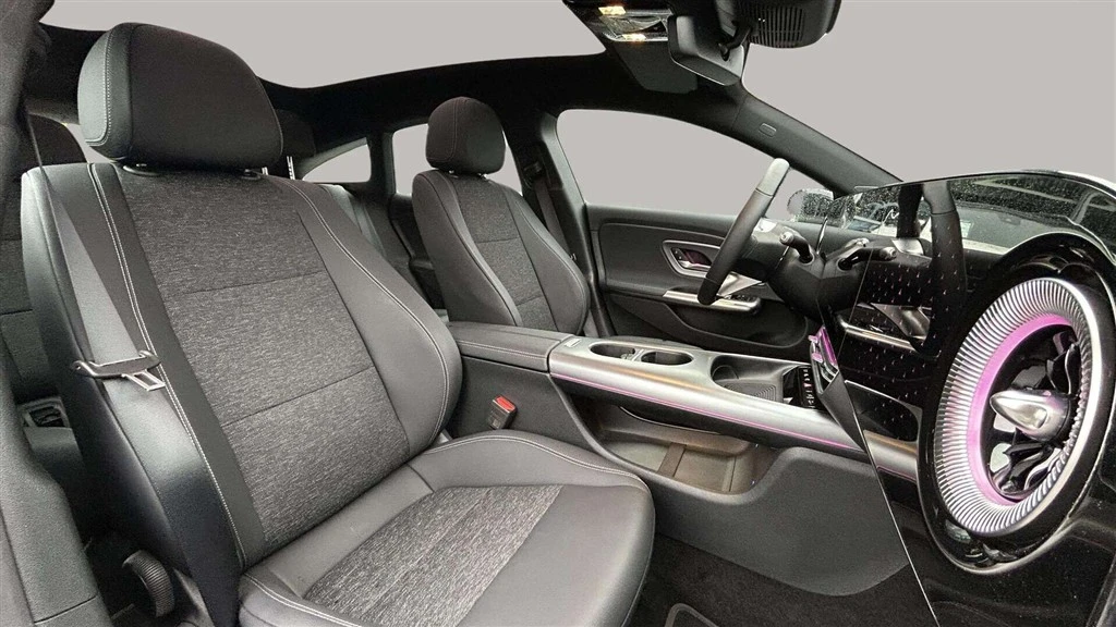 Mercedes-Benz-CLA-image-18