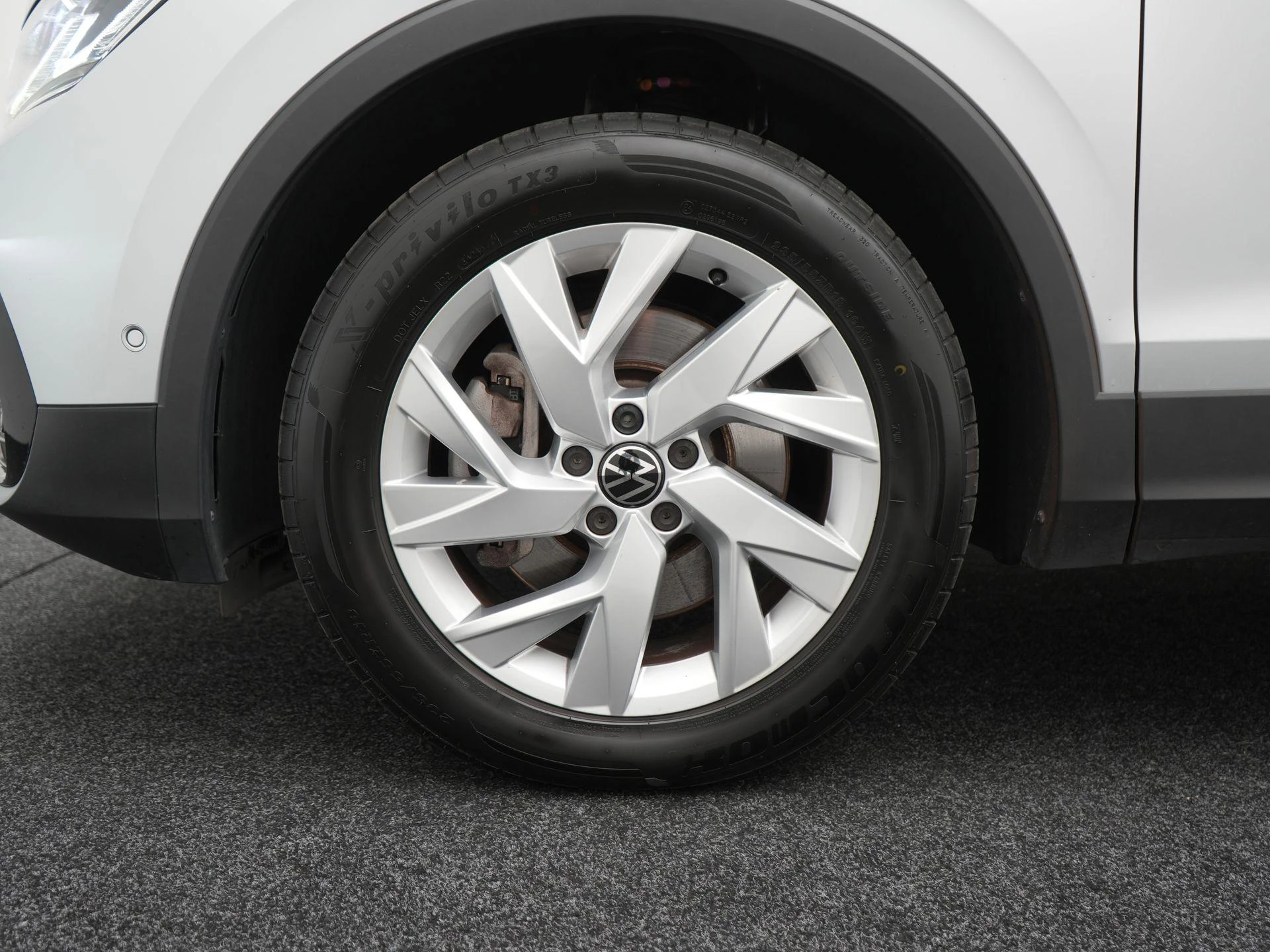 Volkswagen-Tiguan-image-51