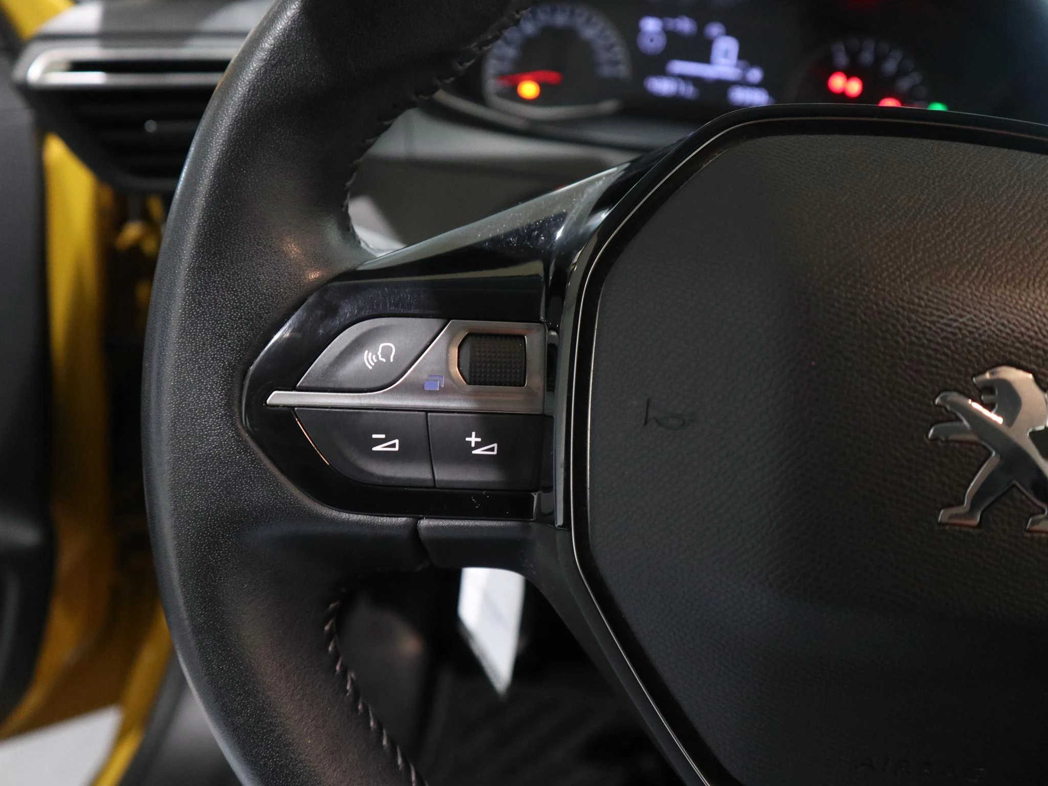 Peugeot-208-image-12