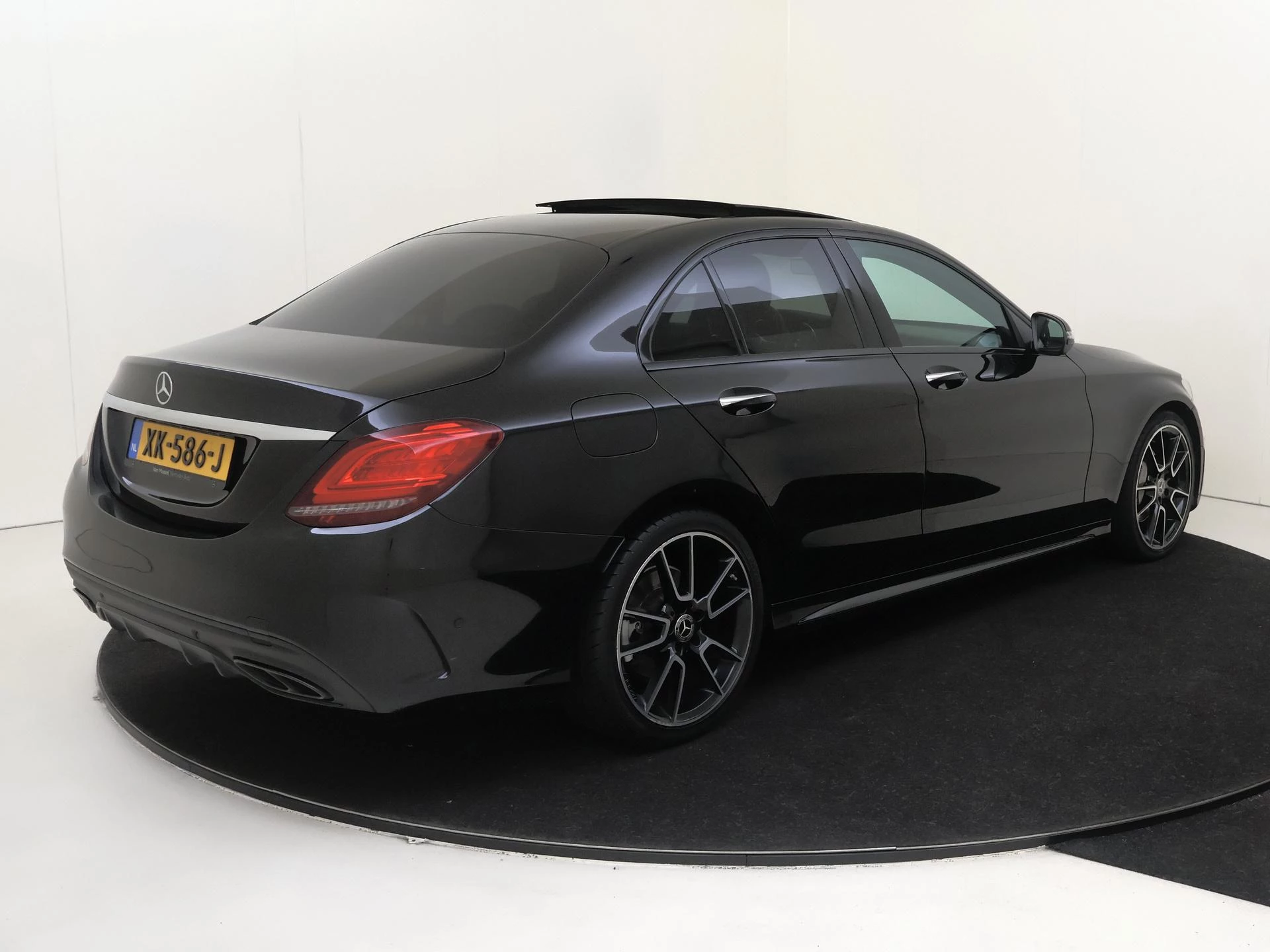 Mercedes-Benz C-Klasse 180 Premium Plus Pack