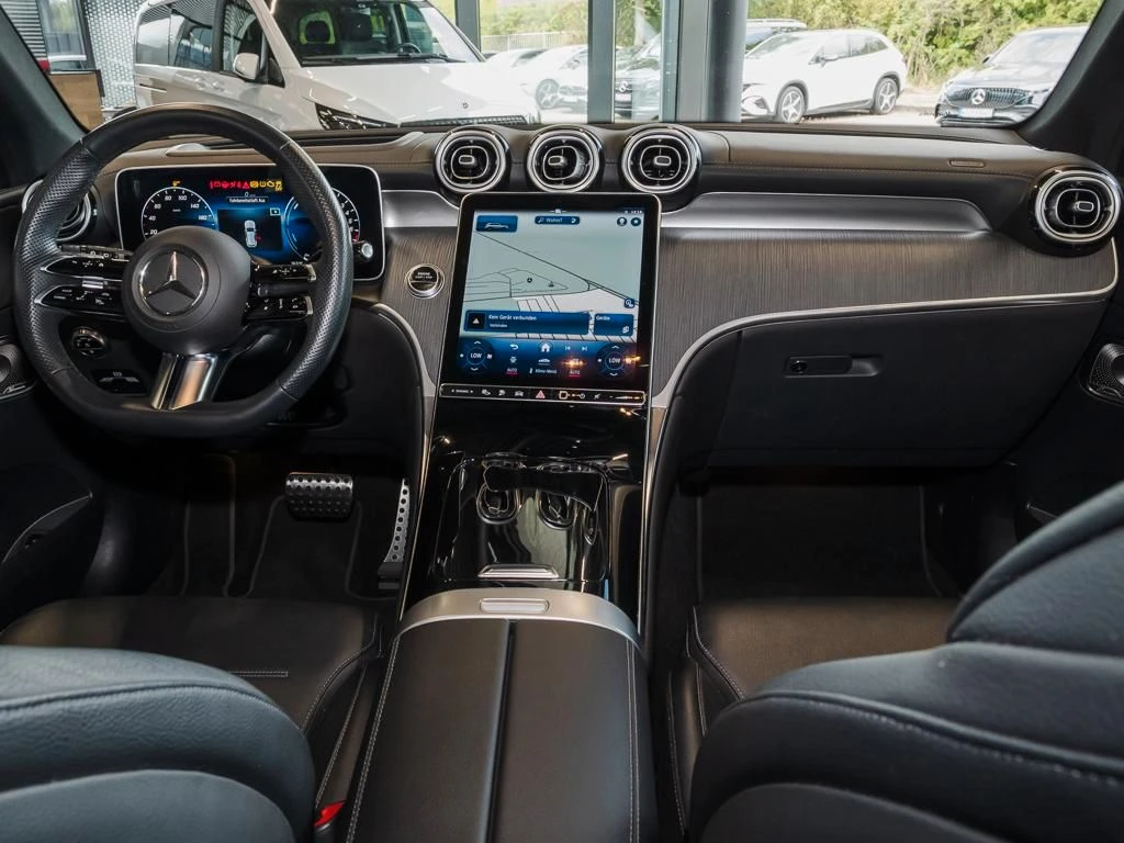 Mercedes-Benz-GLC 400 e-image-13